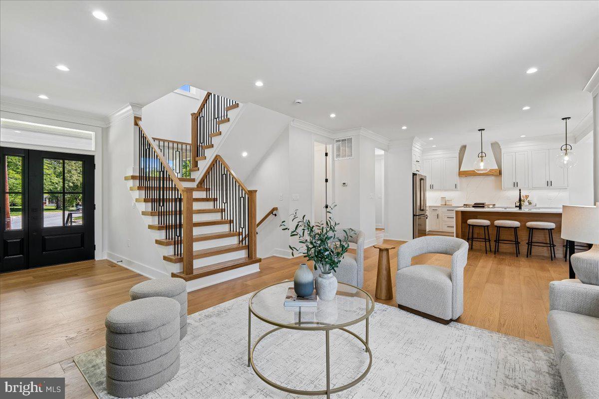 ROCK CREEK PALISADES - Residential