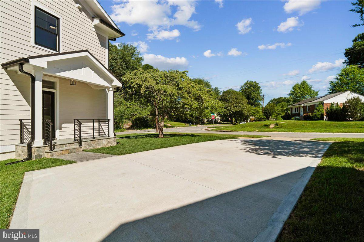 ROCK CREEK PALISADES - Residential