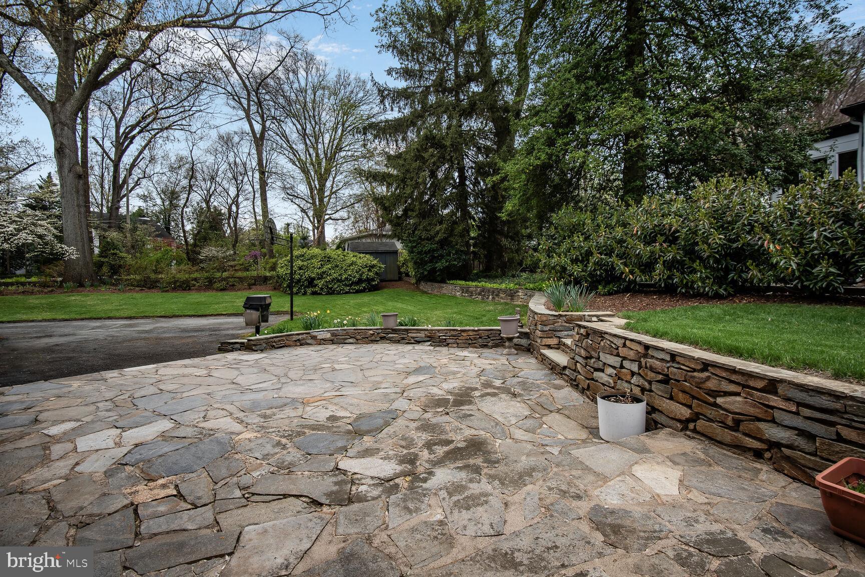 WOODSIDE PARK - Residential