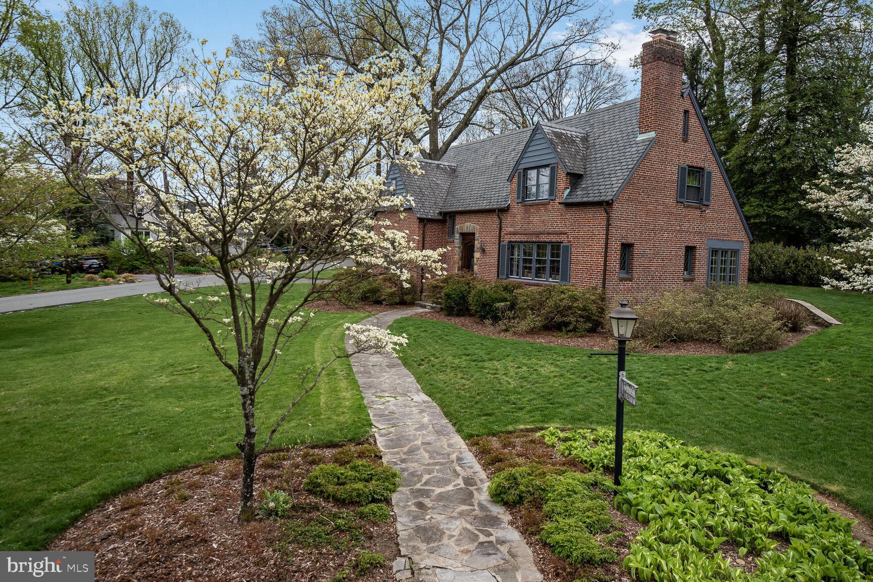 WOODSIDE PARK - Residential