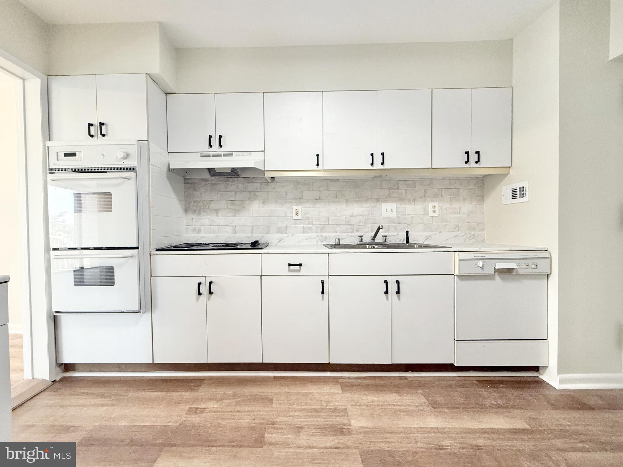PIKESVILLE - Residential