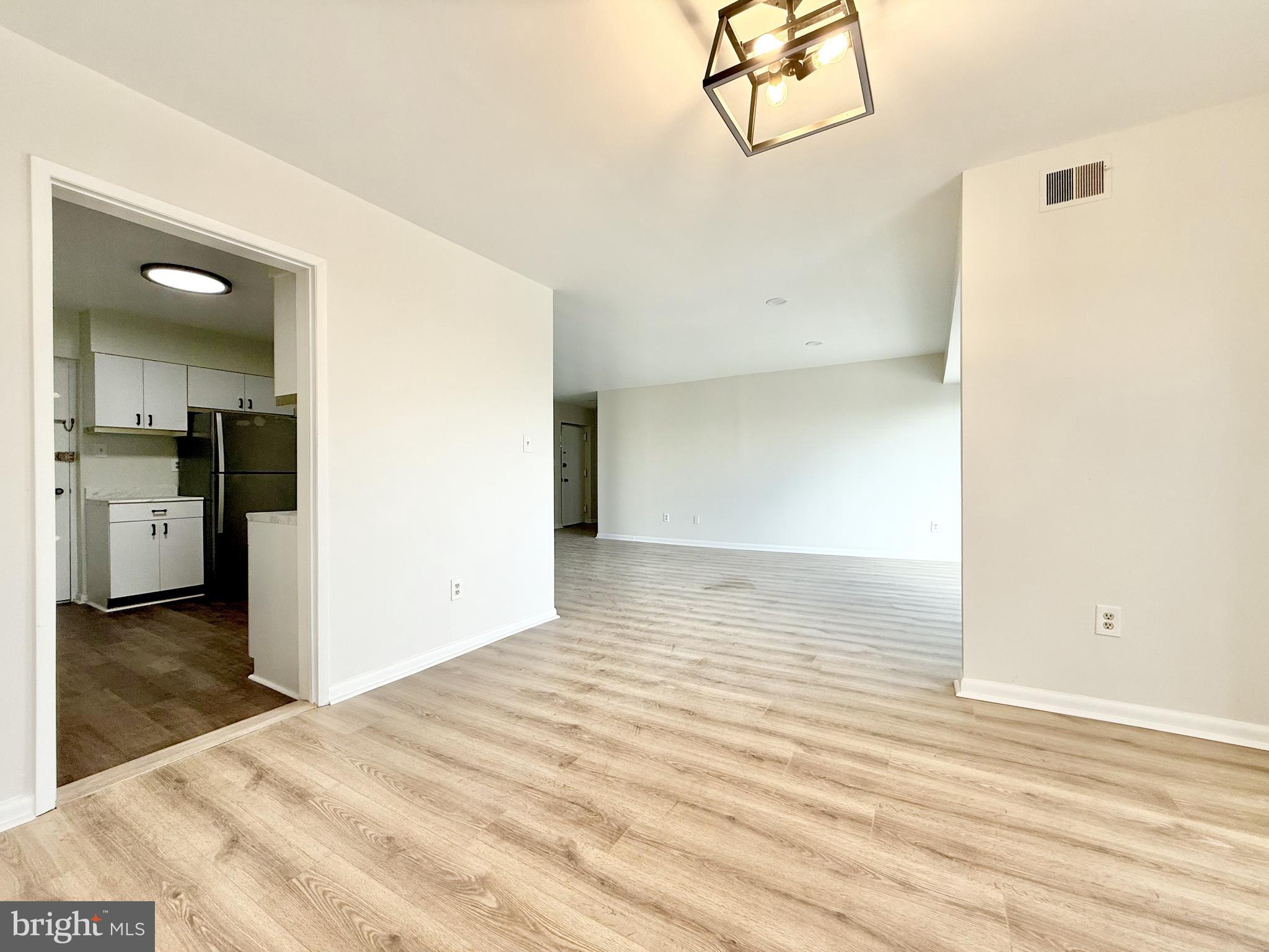 PIKESVILLE - Residential