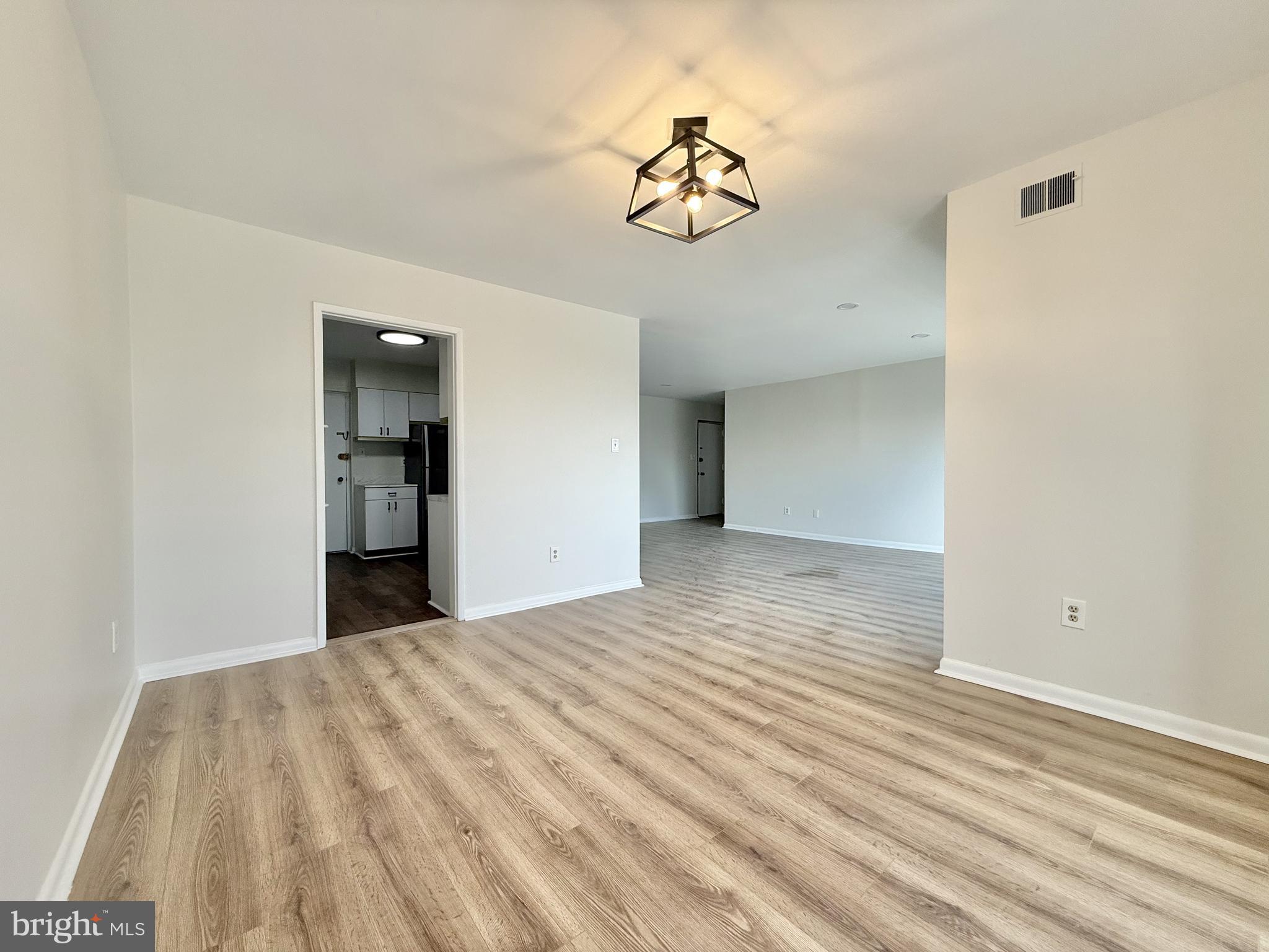 PIKESVILLE - Residential