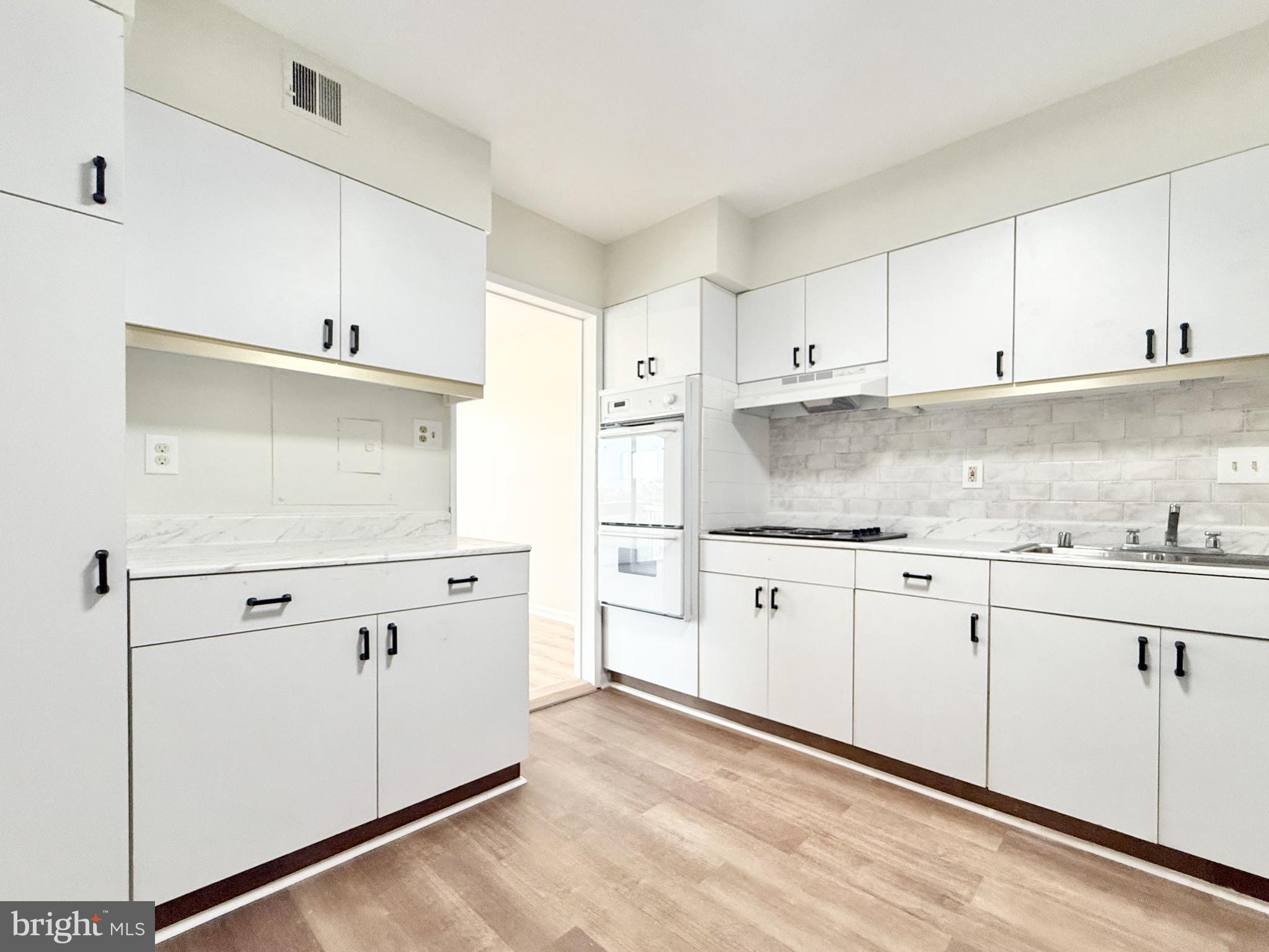 PIKESVILLE - Residential