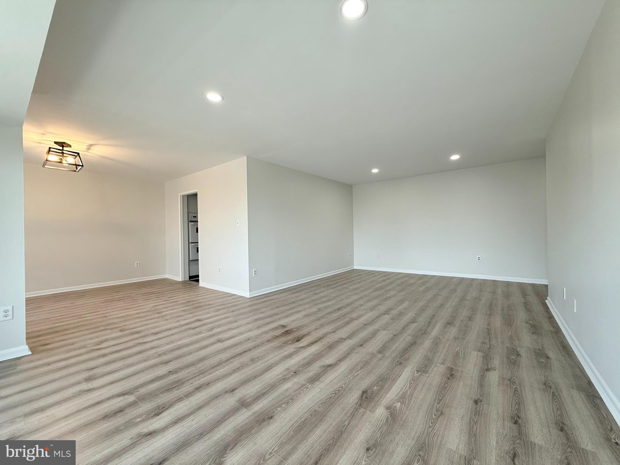 PIKESVILLE - Residential