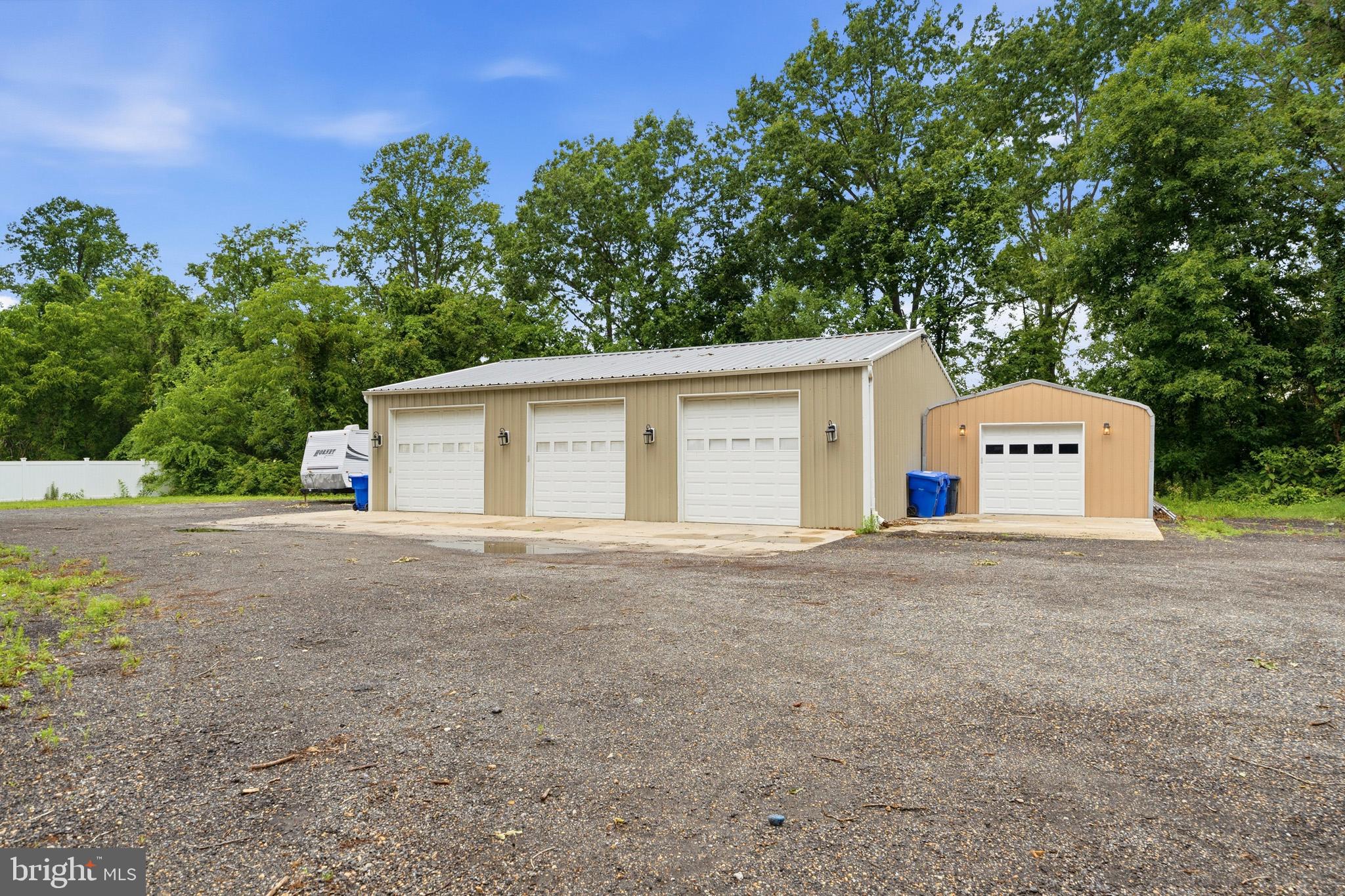 FOUR MEADOWS - Residential