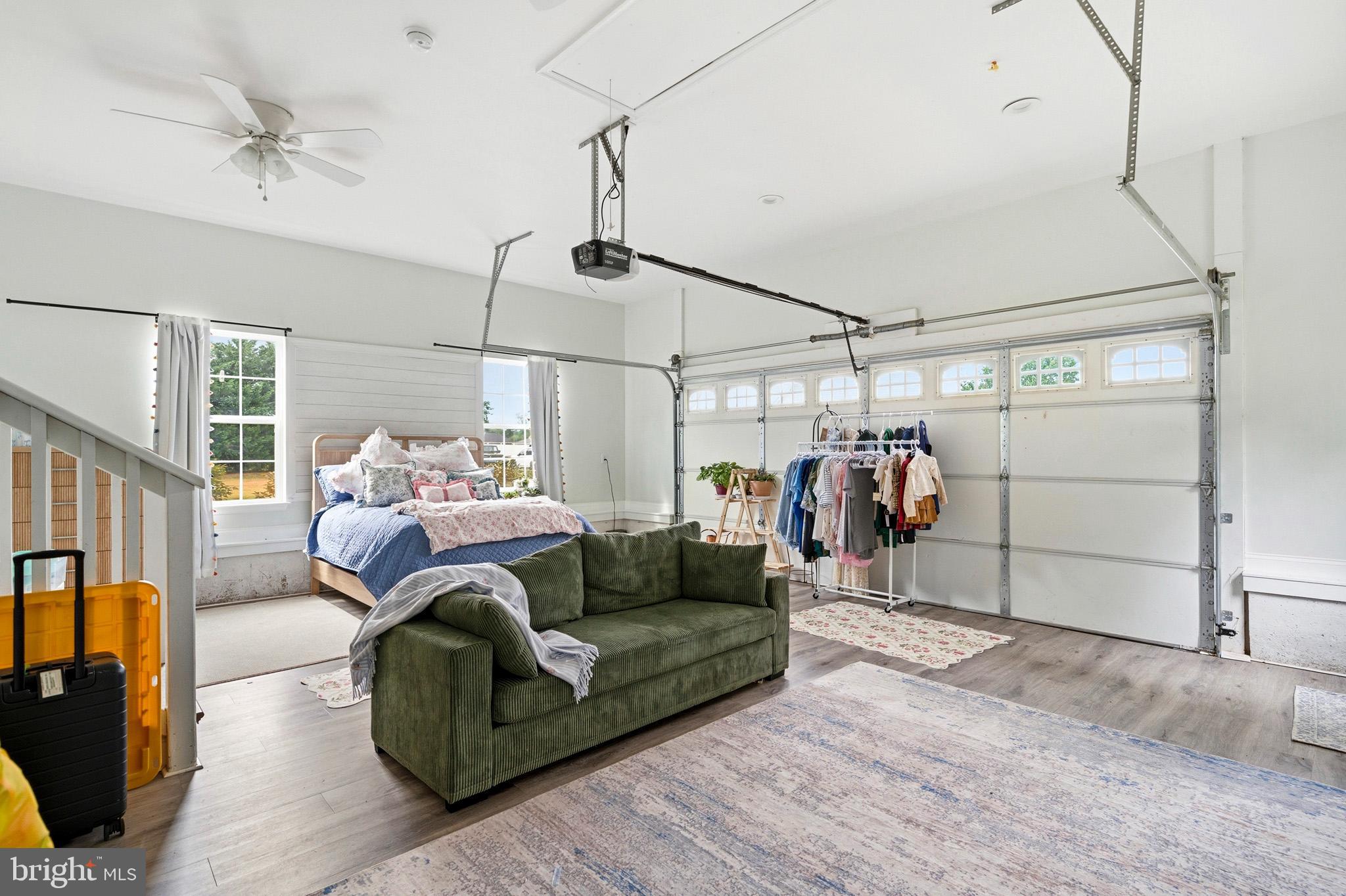 FOUR MEADOWS - Residential