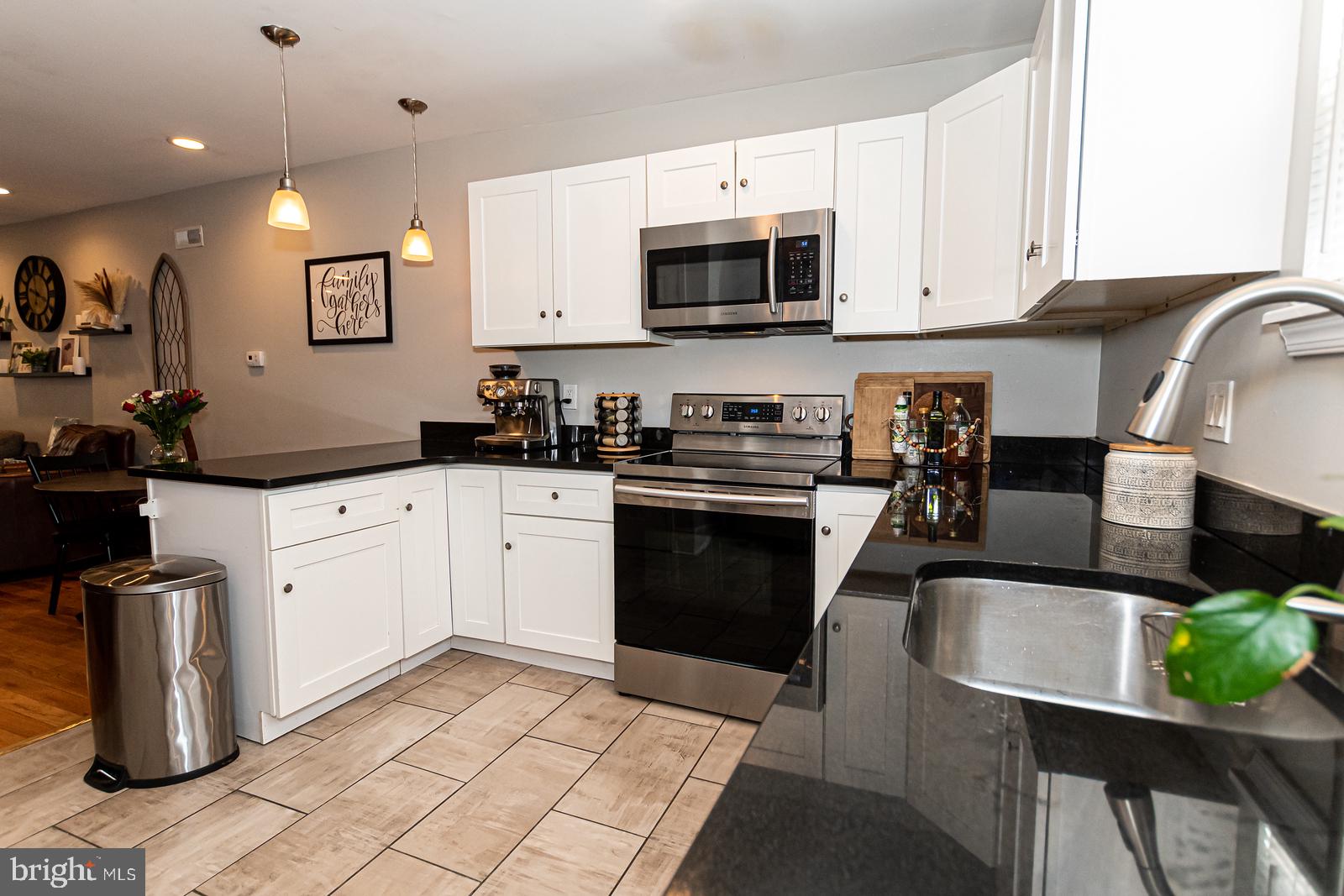 POINT BREEZE - Residential