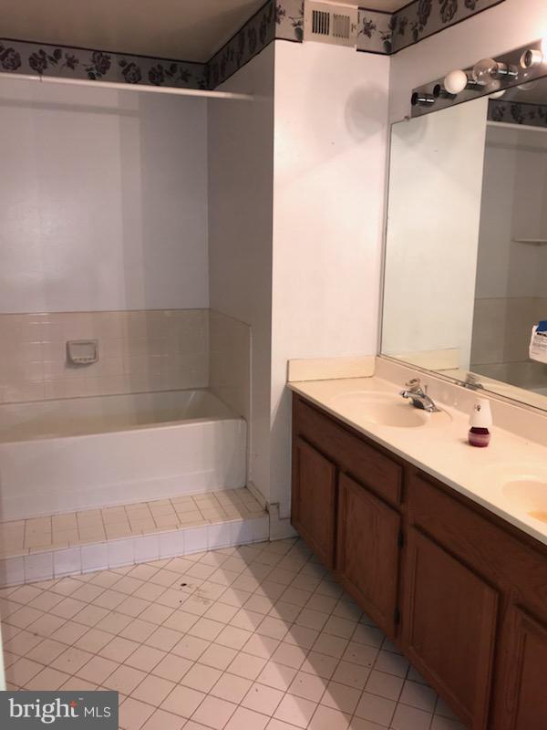 SOMERSET AT WESTRIDGE - Residential