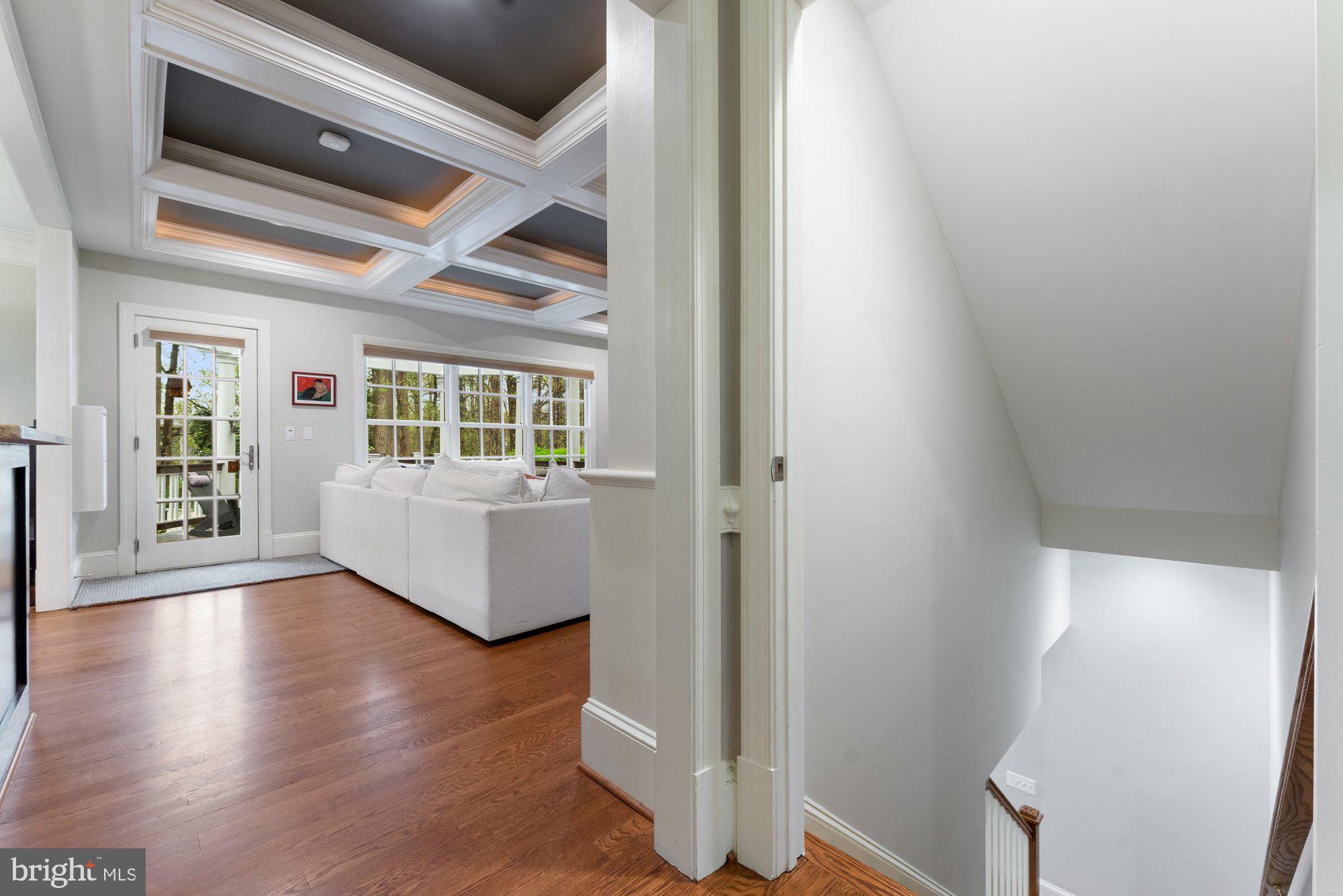 VIENNA WOODS - Residential