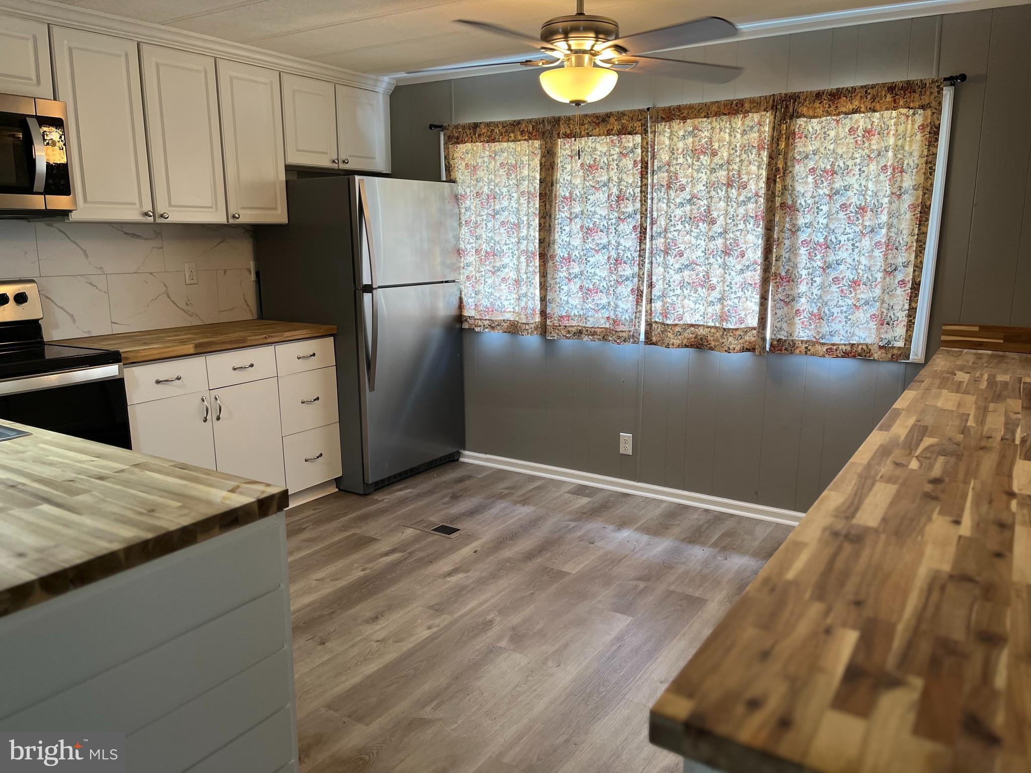 BAY COUNTRY VILLAGE - Residential