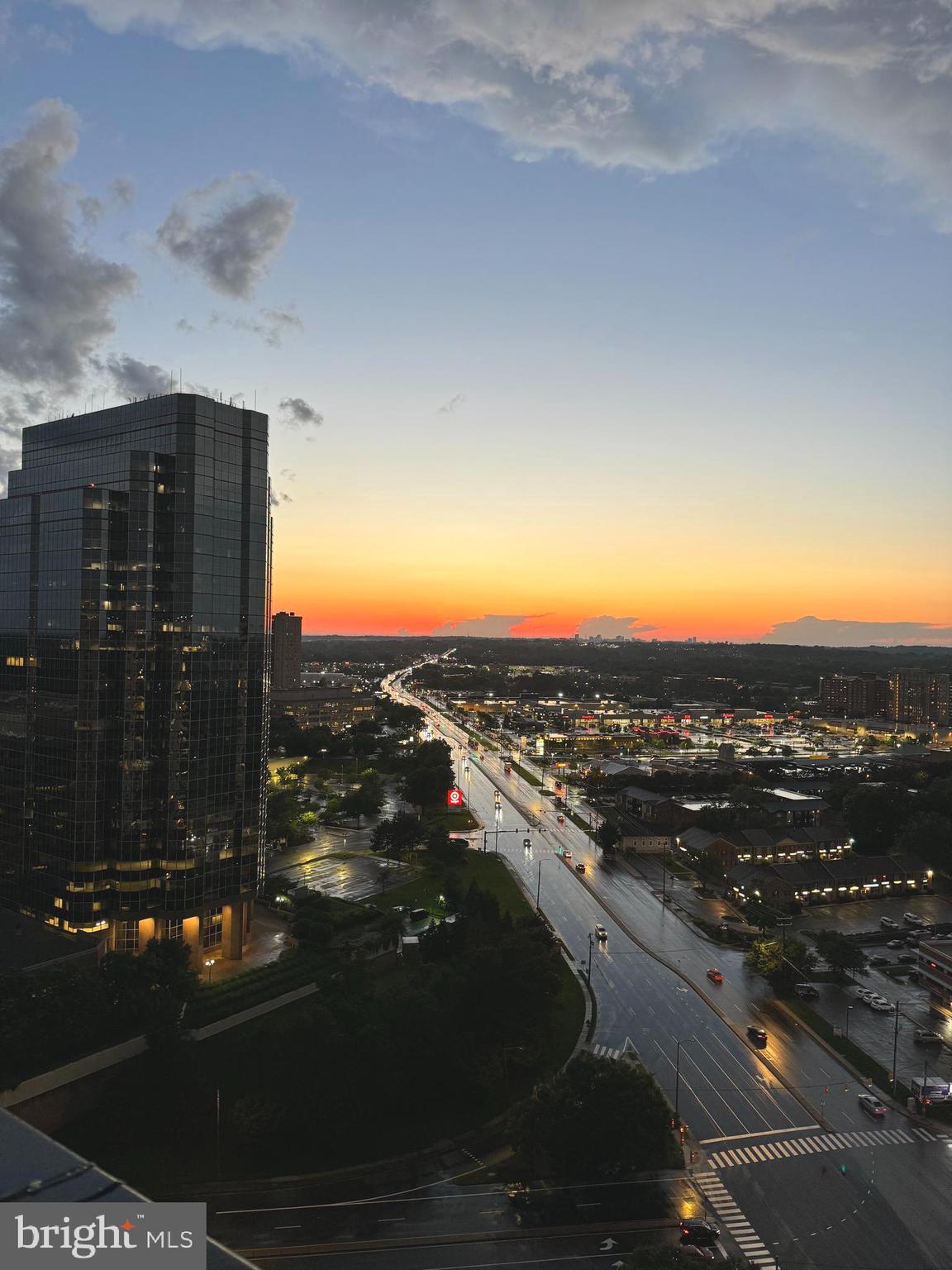 SKYLINE PLAZA - Residential