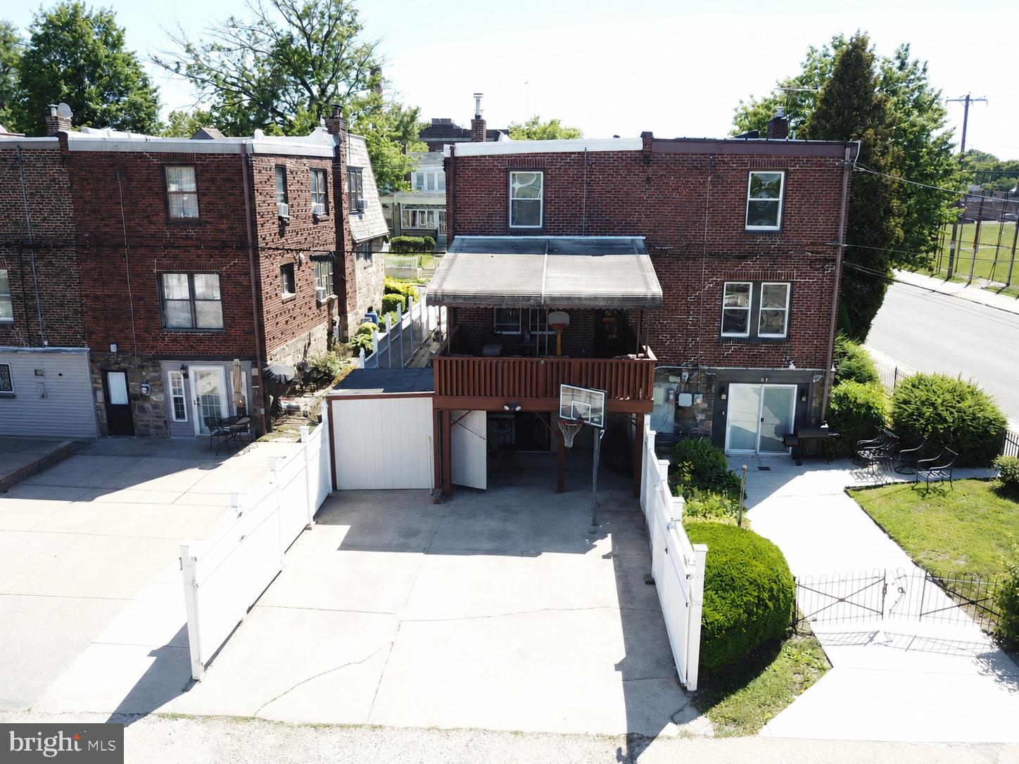 OXFORD CIRCLE - Residential