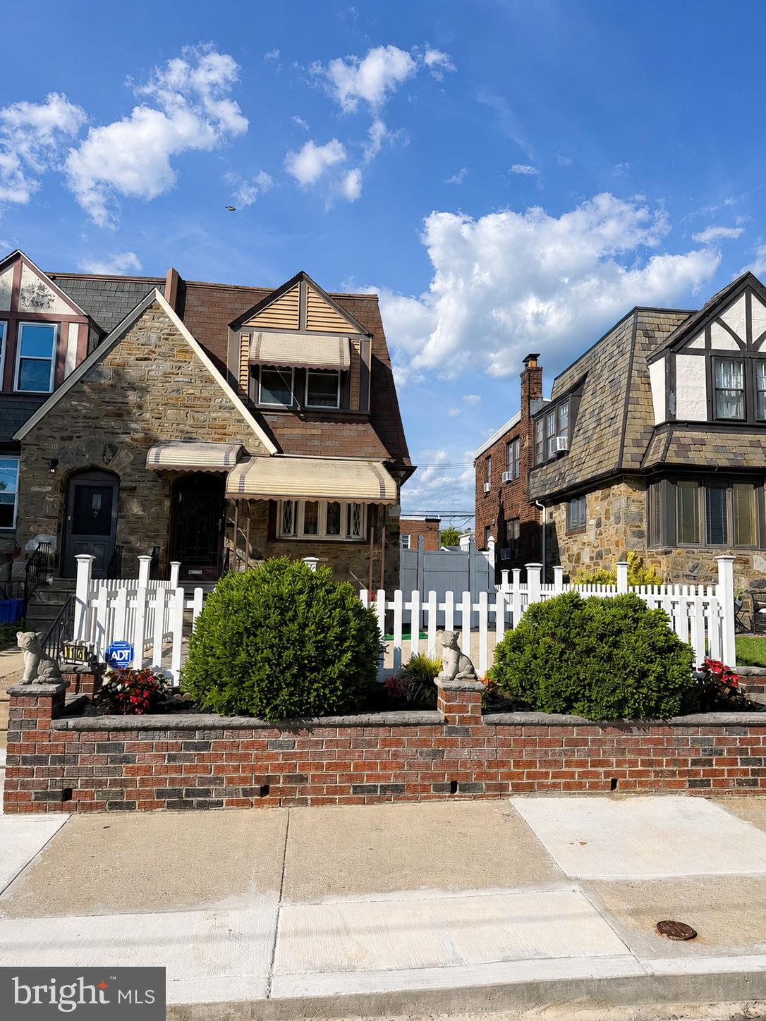 OXFORD CIRCLE - Residential