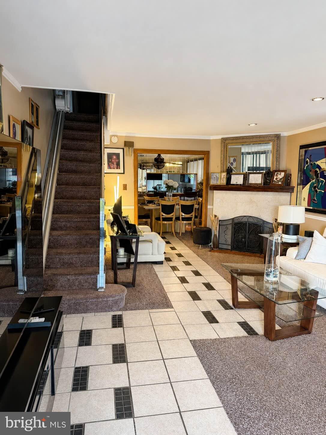 OXFORD CIRCLE - Residential