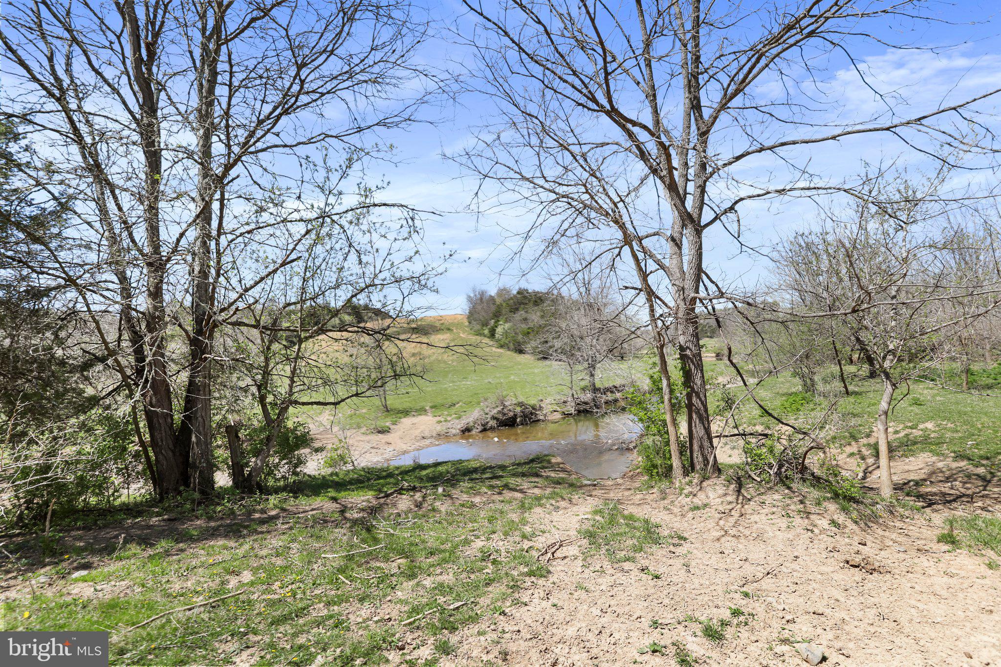 CROOKED RUN - Land
