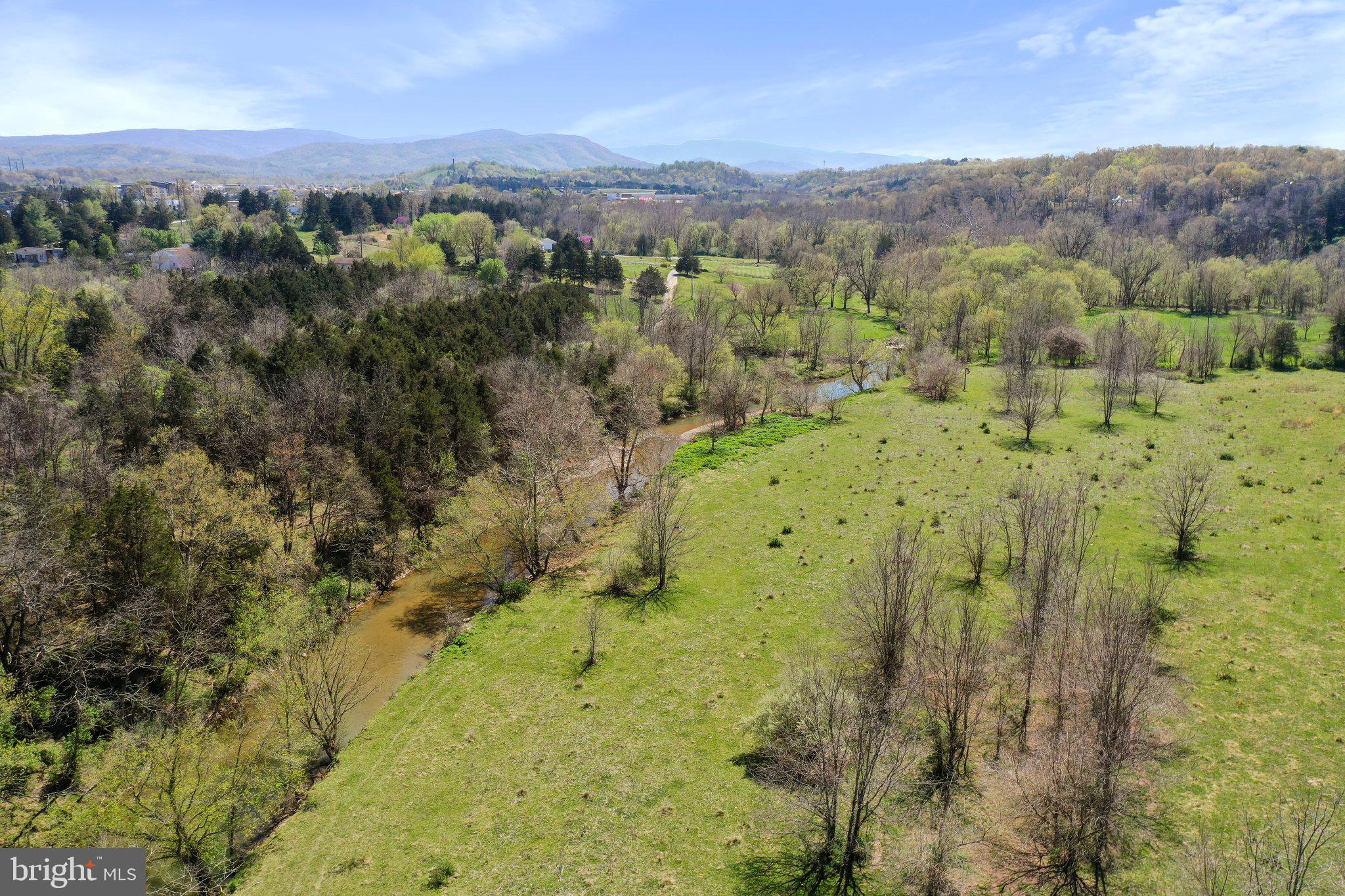CROOKED RUN - Land