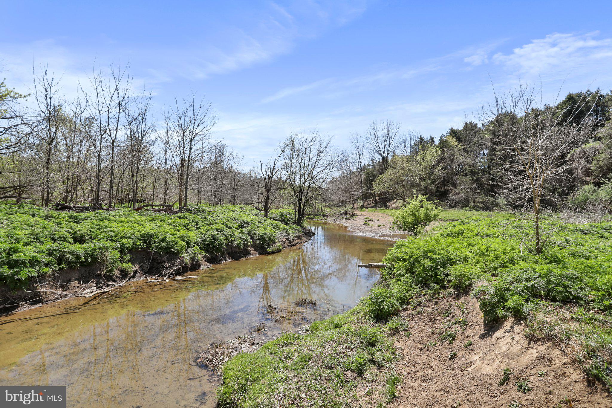CROOKED RUN - Land