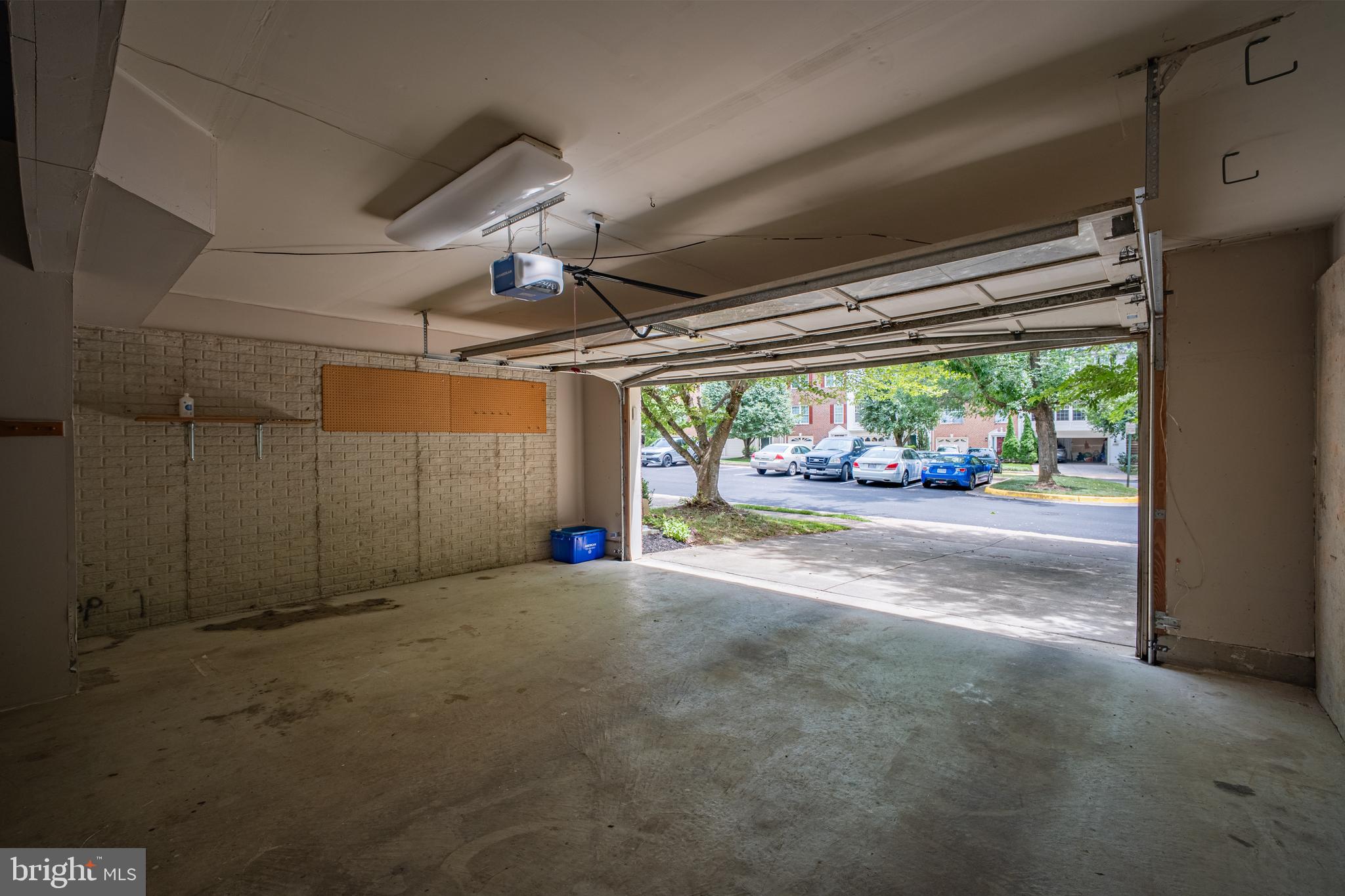 FAIRFAX RIDGE - Residential