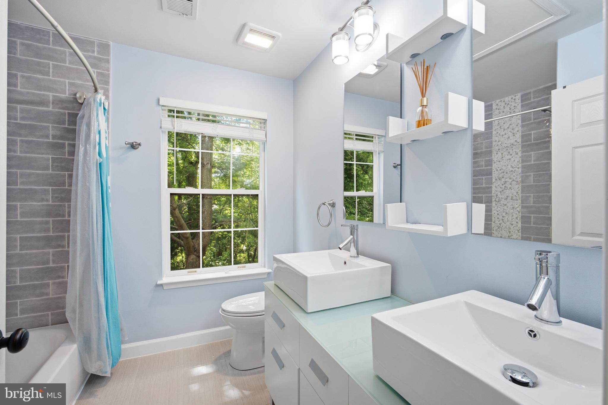FAIRFAX RIDGE - Residential