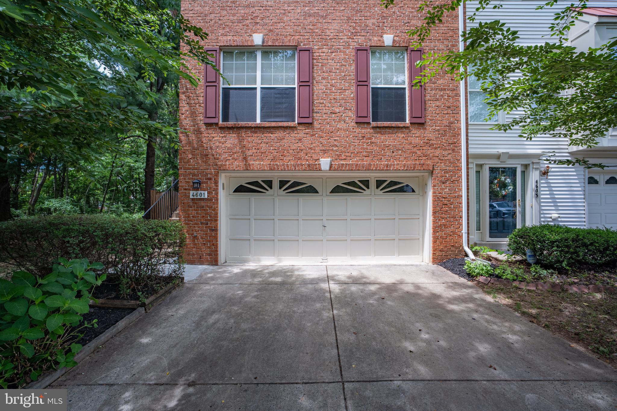 FAIRFAX RIDGE - Residential