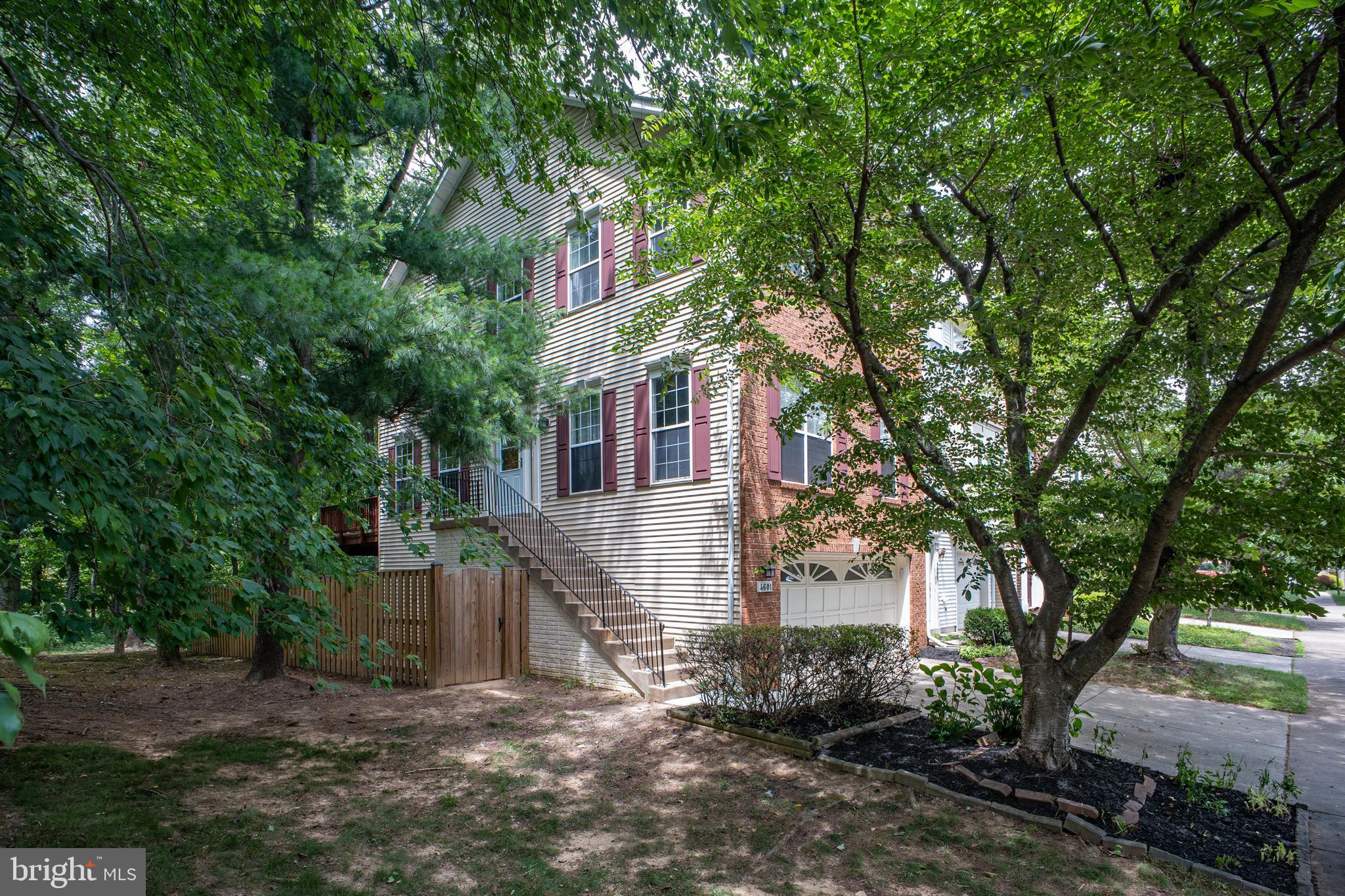 FAIRFAX RIDGE - Residential