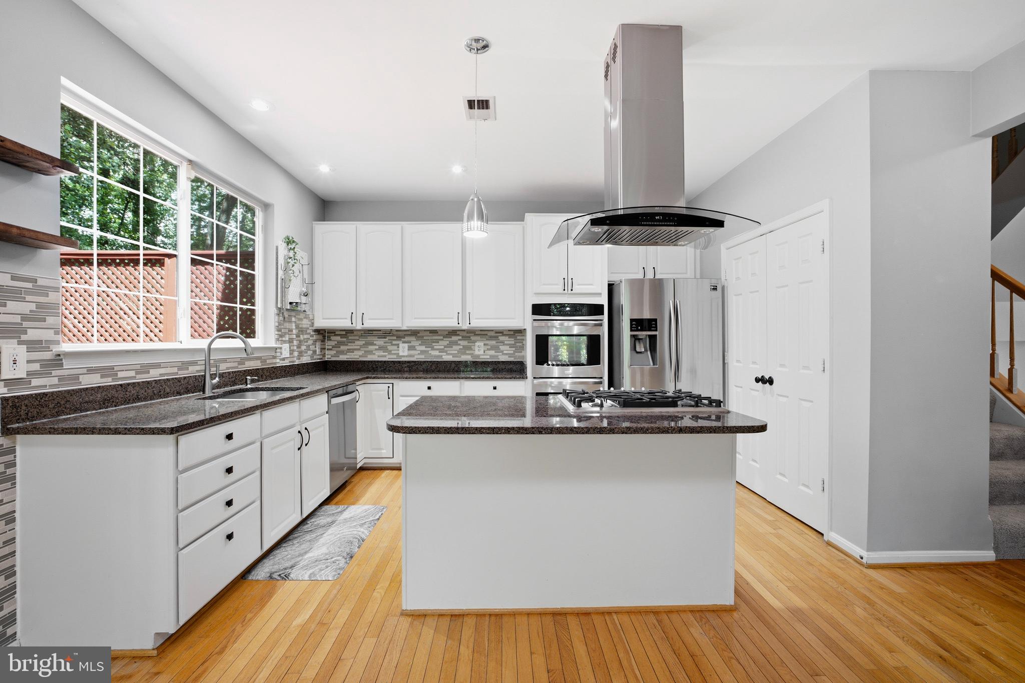 FAIRFAX RIDGE - Residential