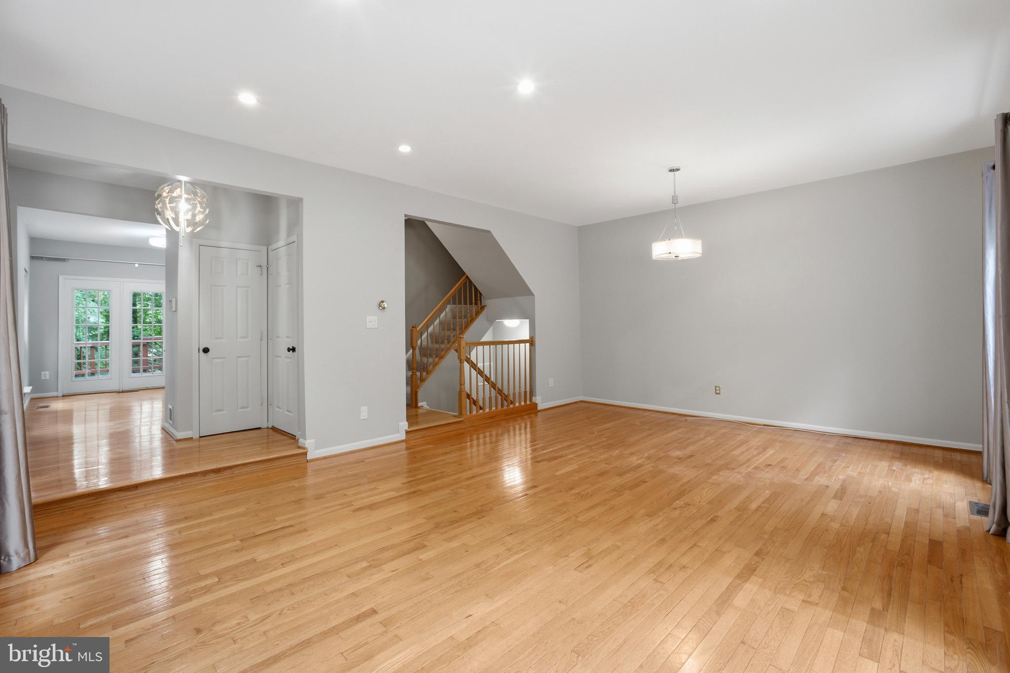 FAIRFAX RIDGE - Residential