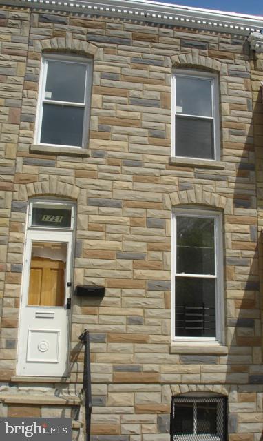 Come see this beautiful 2 bedroom one bath rental unit (licensed and MDE Lead Certification in hand)  near downtown and other Baltimore attractions. such as the stadiums, UMDB, UB, hospitals, B and O Train Museum and the inner harbor.  Unit is currently rented,  (documents available for viewing upon request)  Please do not disturb the tenant