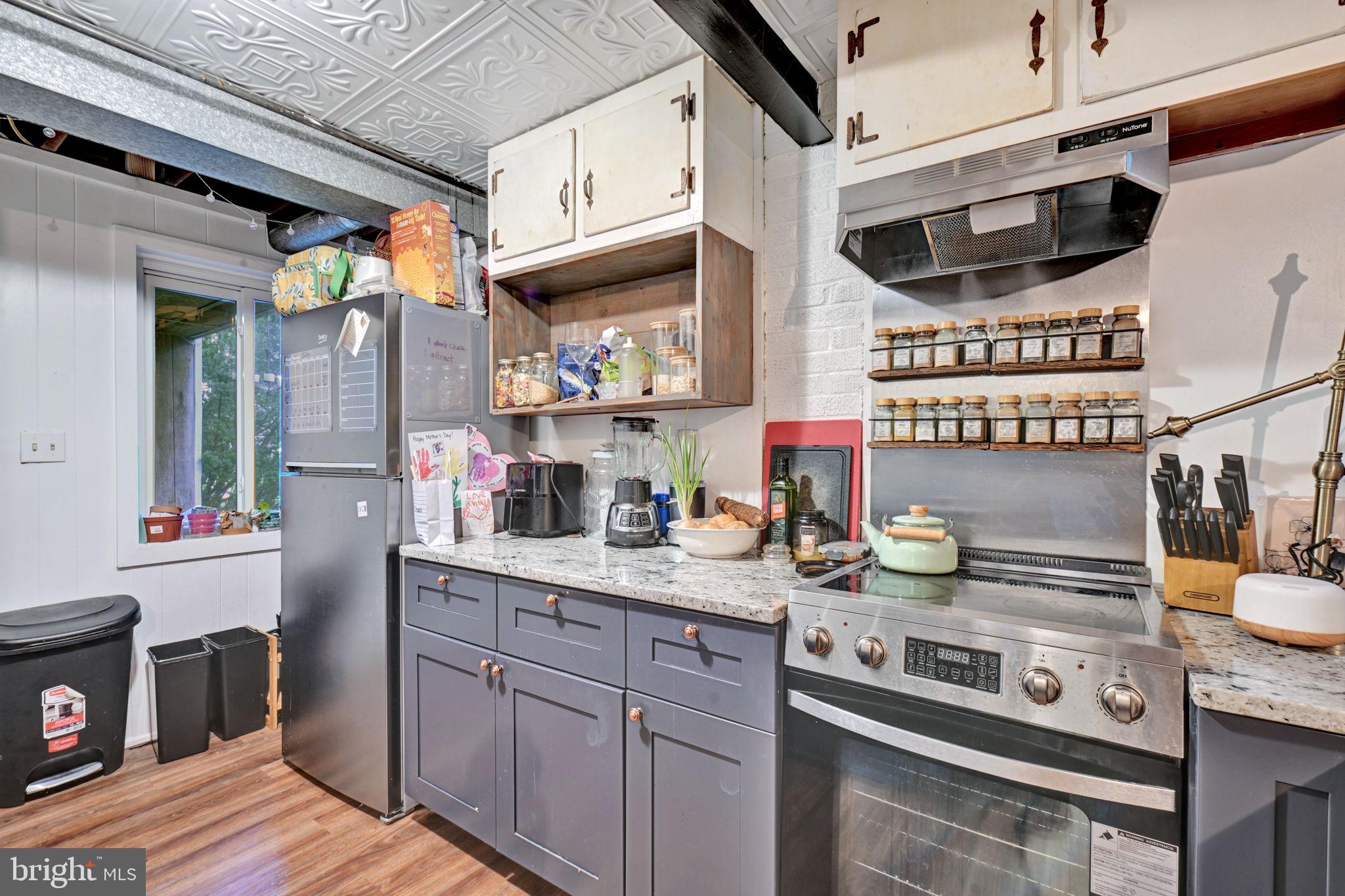 GREENWOOD KNOLLS - Residential