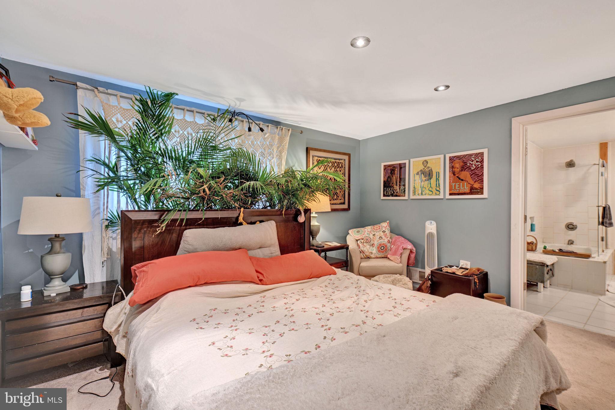 GREENWOOD KNOLLS - Residential