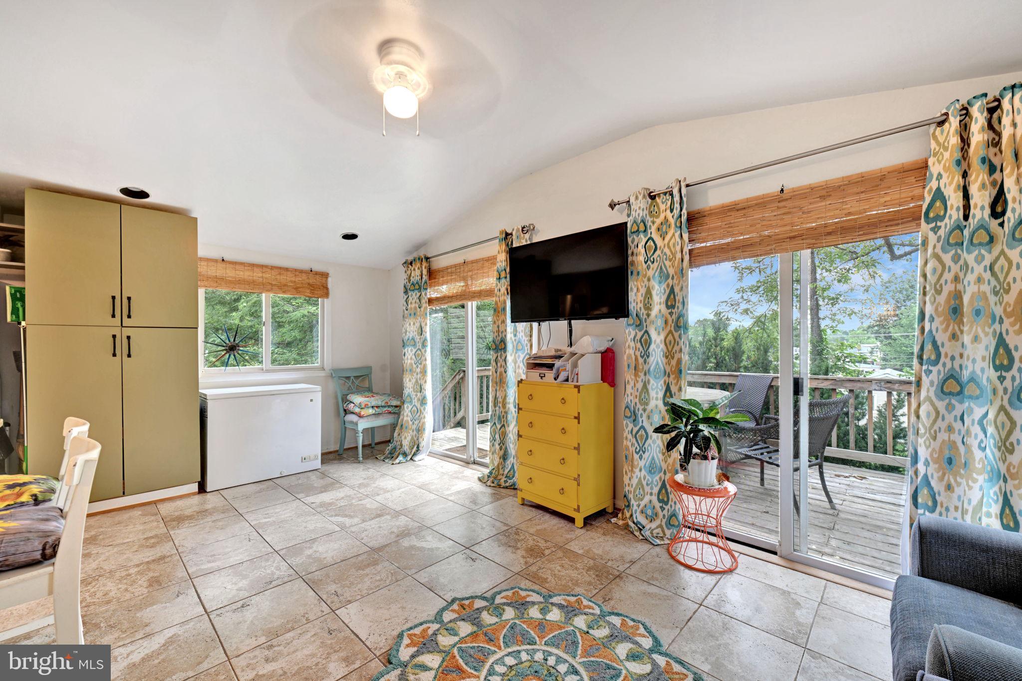 GREENWOOD KNOLLS - Residential