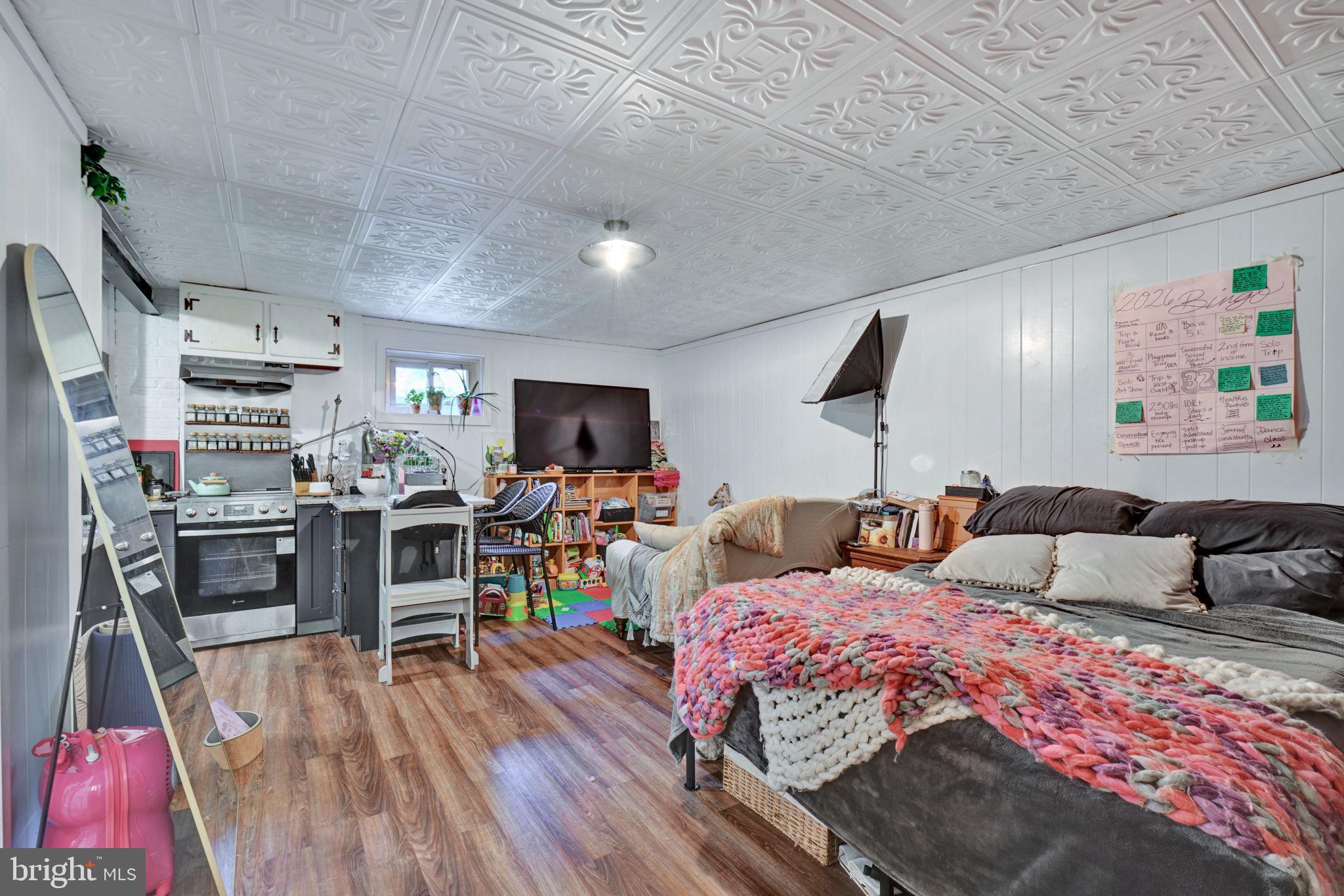 GREENWOOD KNOLLS - Residential