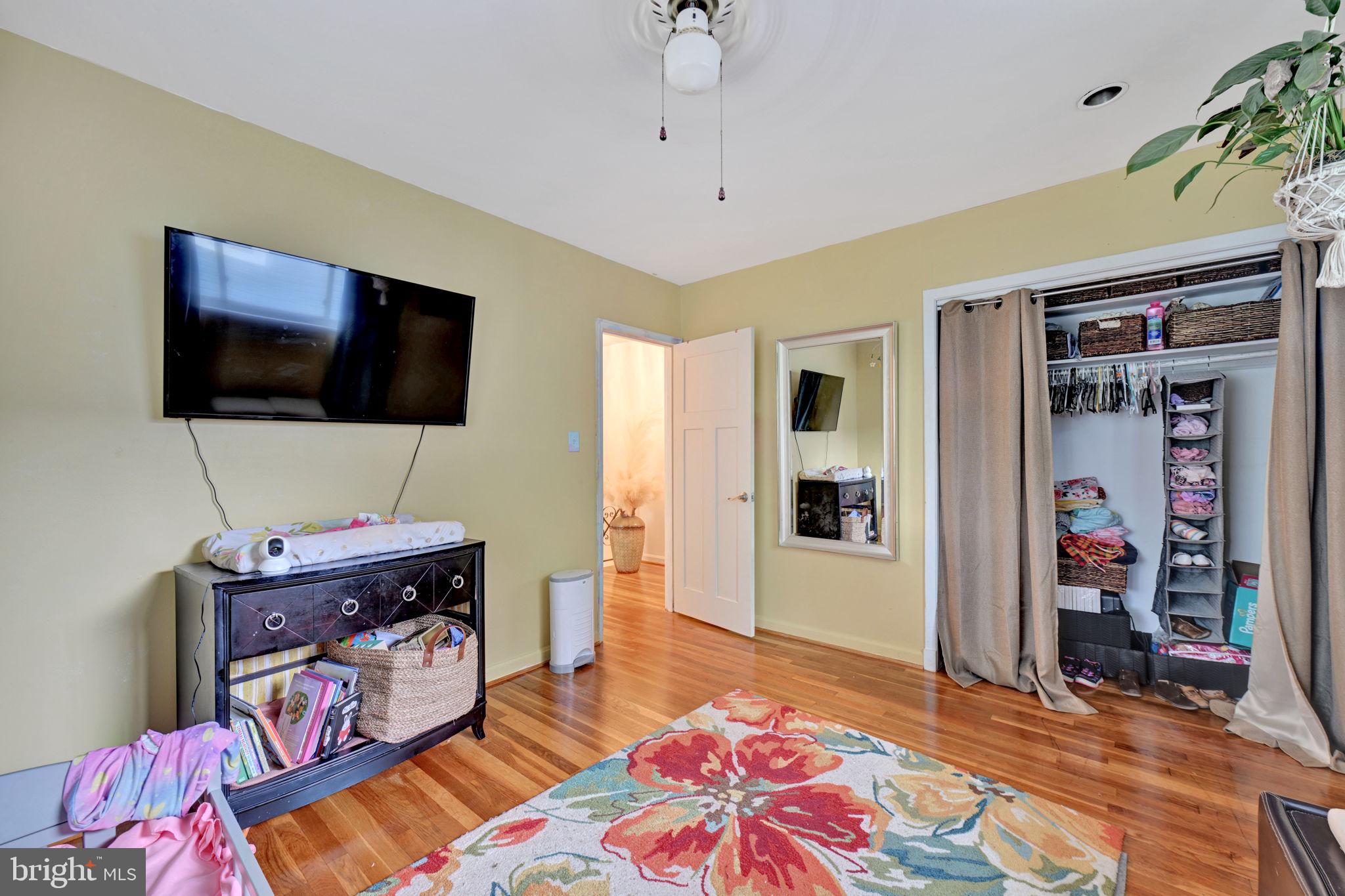 GREENWOOD KNOLLS - Residential