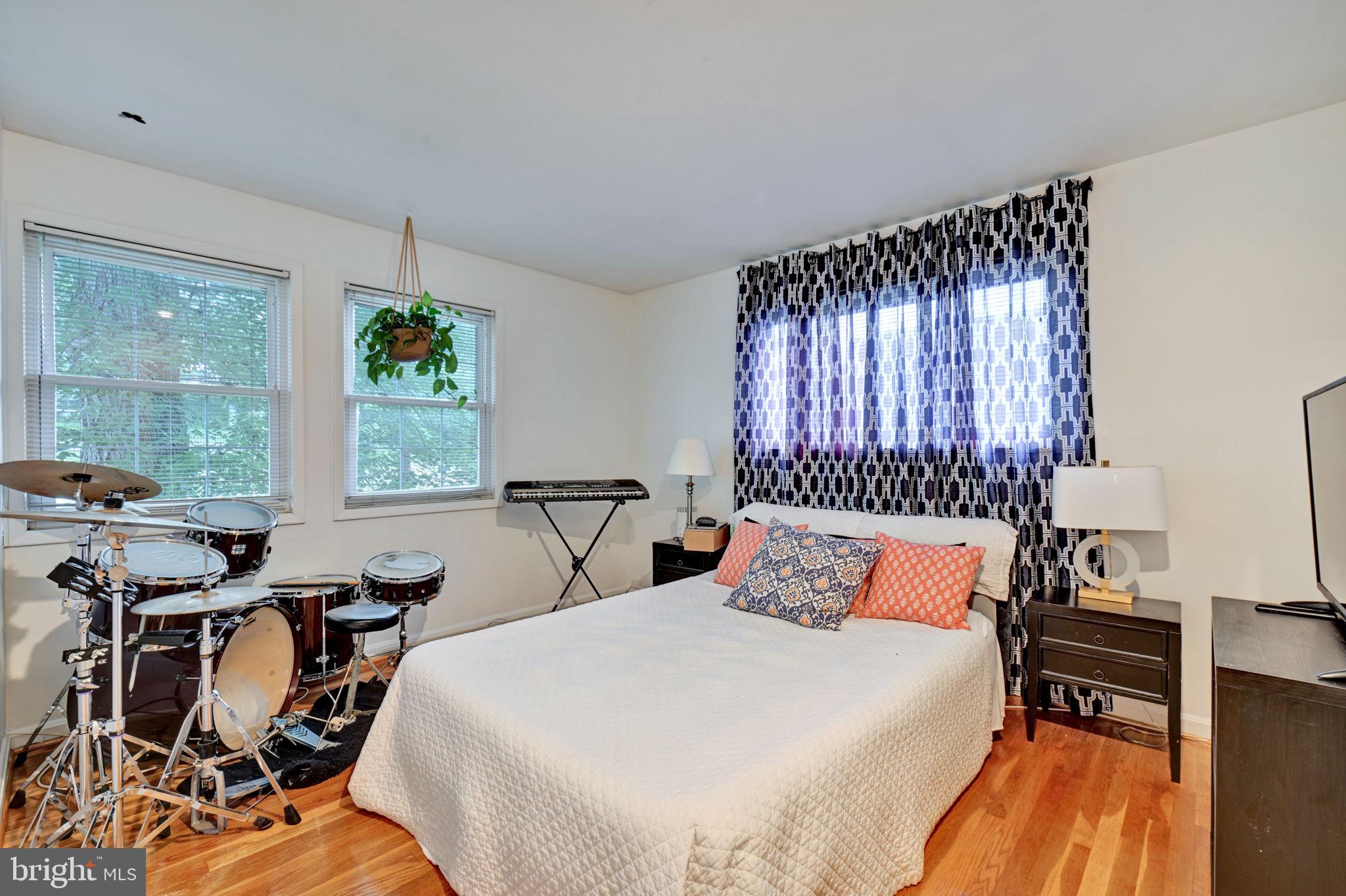 GREENWOOD KNOLLS - Residential