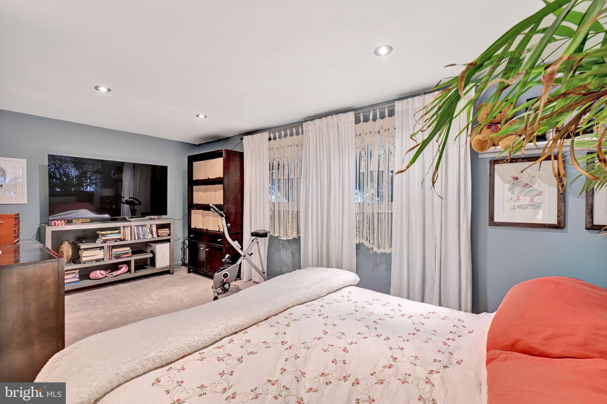 GREENWOOD KNOLLS - Residential