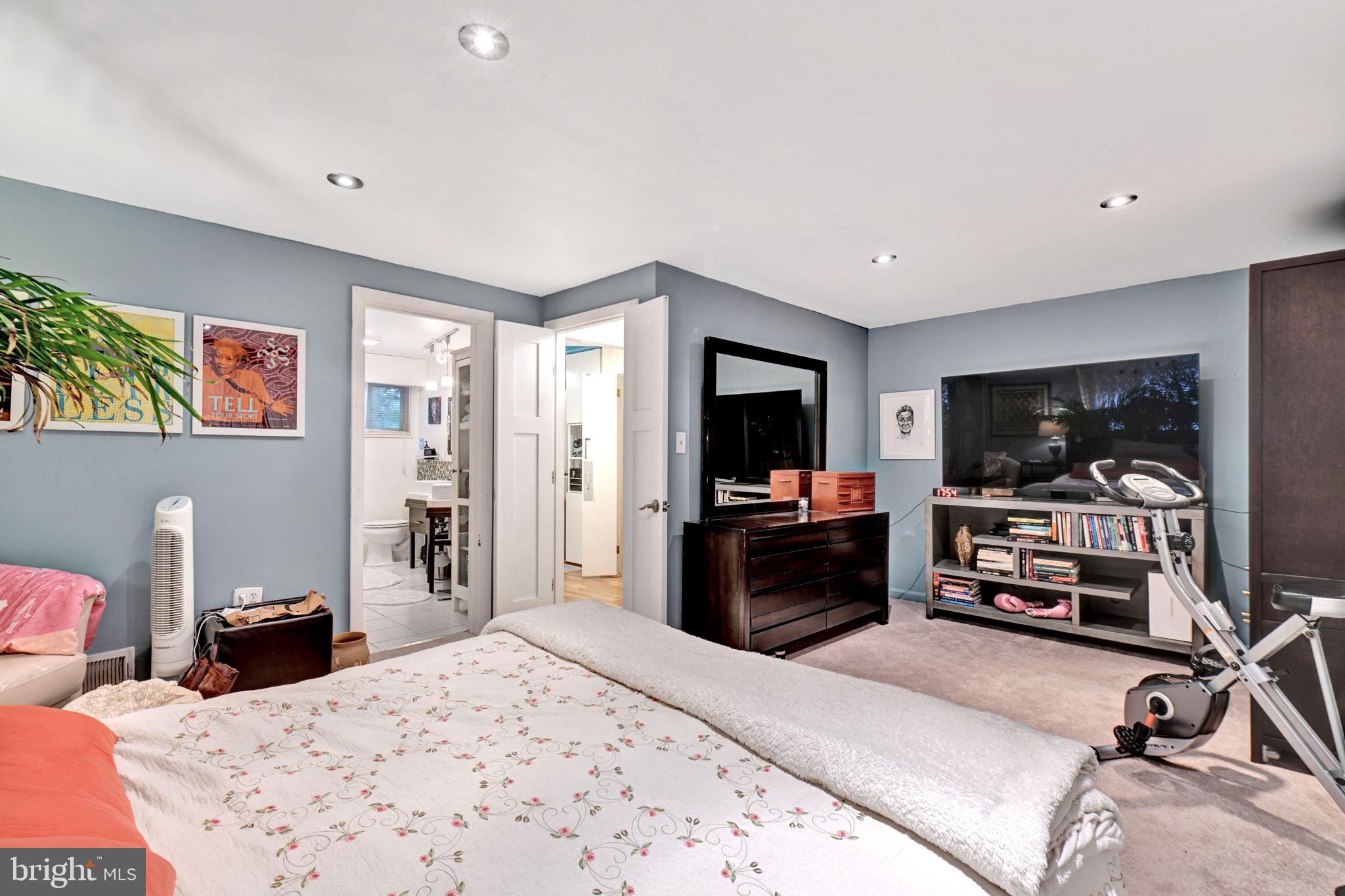 GREENWOOD KNOLLS - Residential