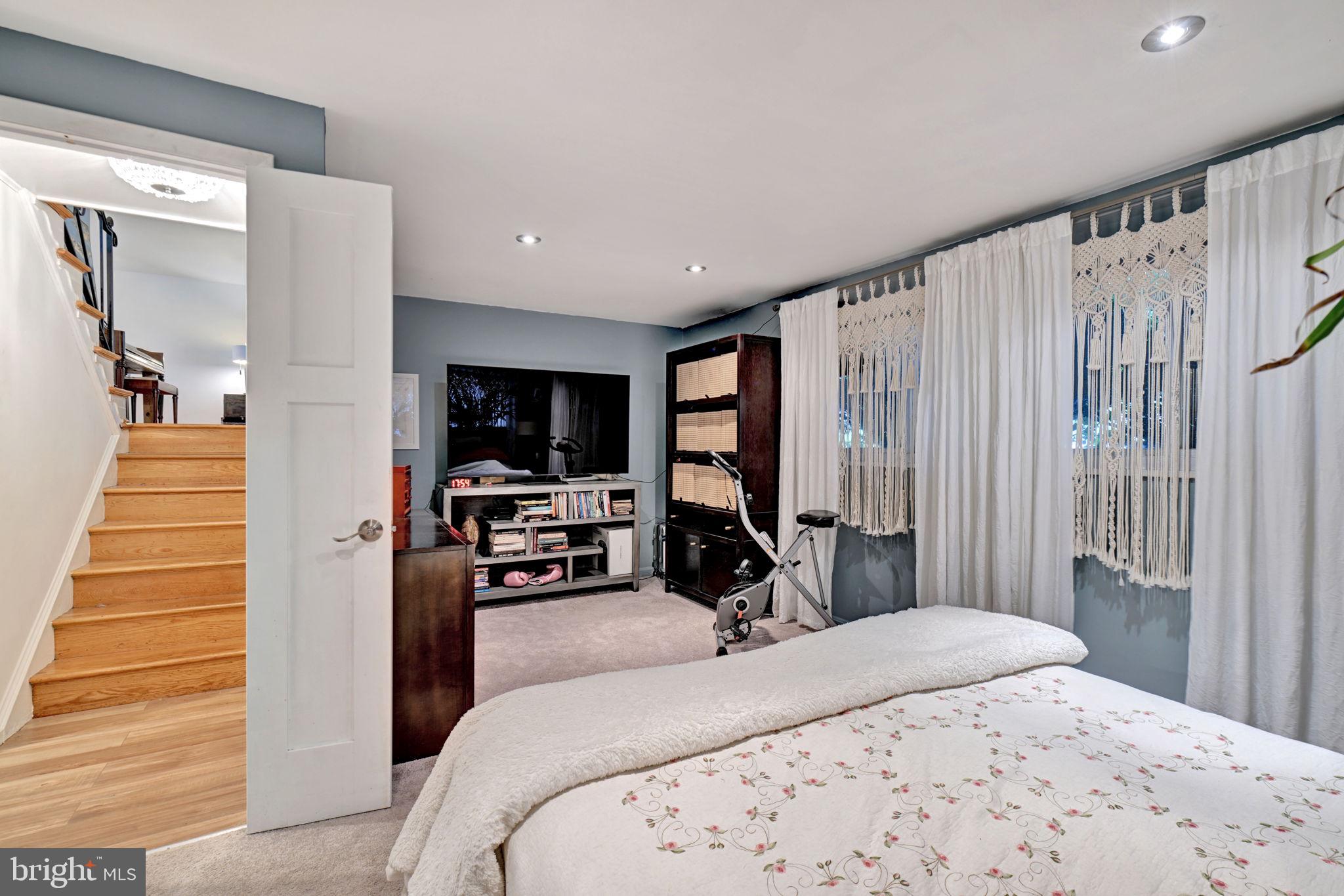 GREENWOOD KNOLLS - Residential
