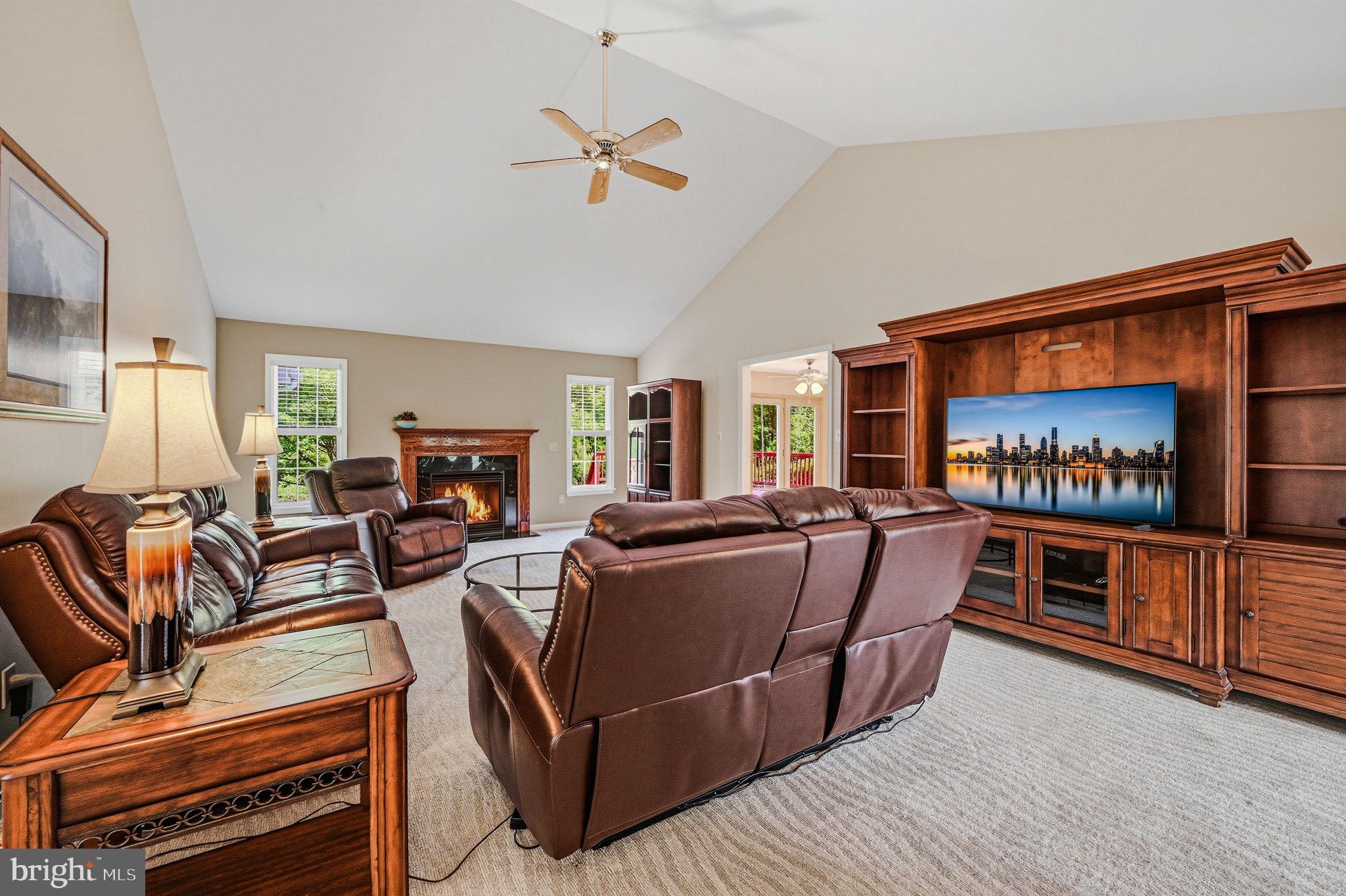 MANSION FARMS - Residential