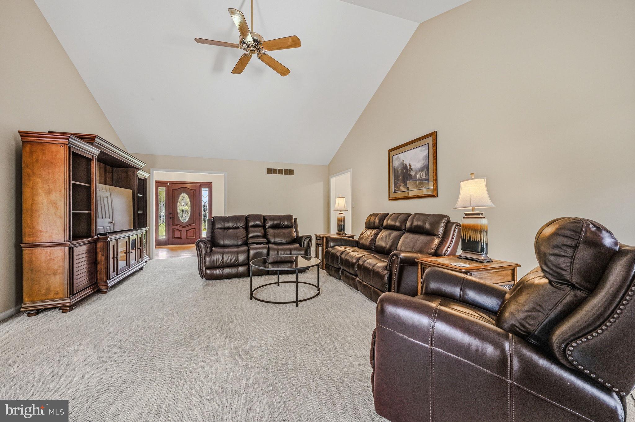 MANSION FARMS - Residential