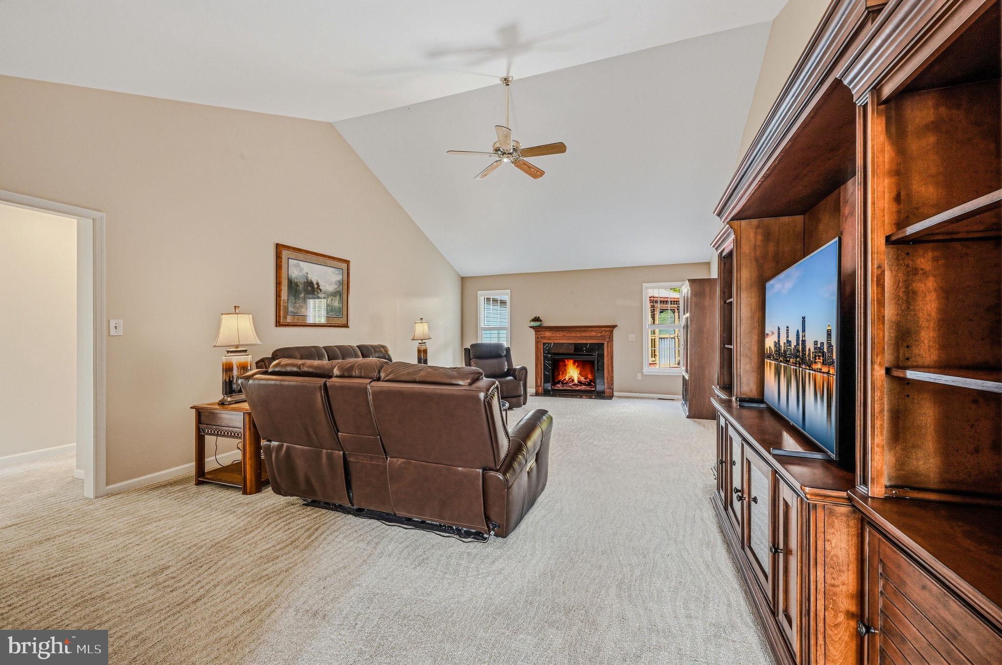 MANSION FARMS - Residential