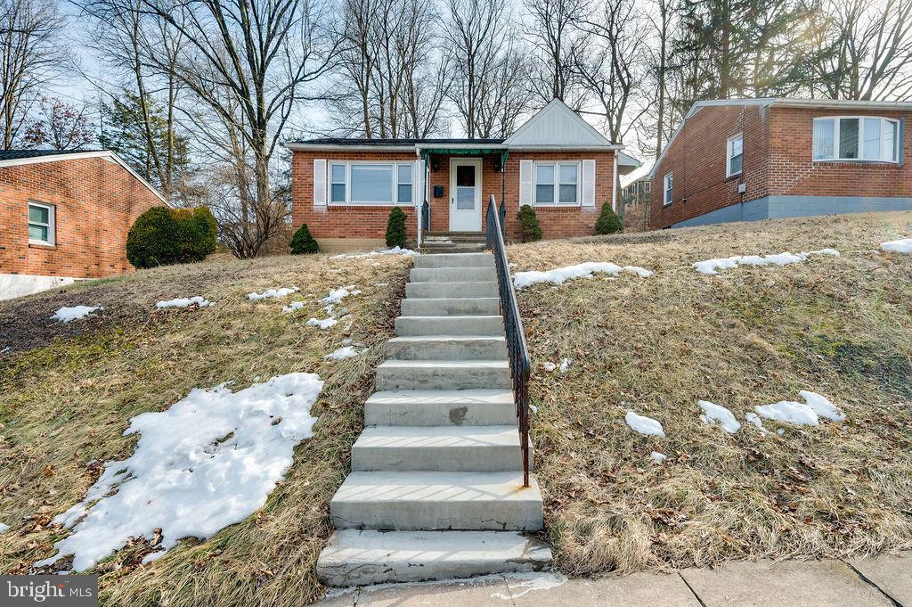 MOHNTON LAWN - Residential