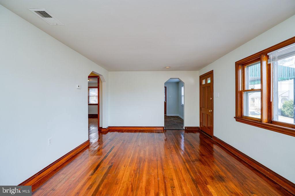 MOHNTON LAWN - Residential