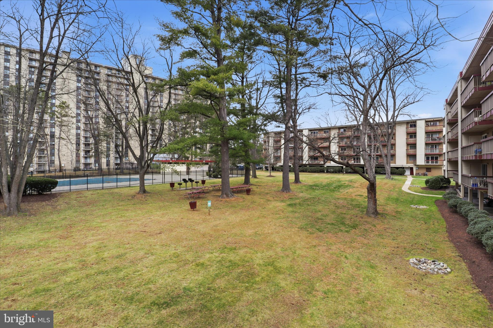 WEST SPRING - Residential