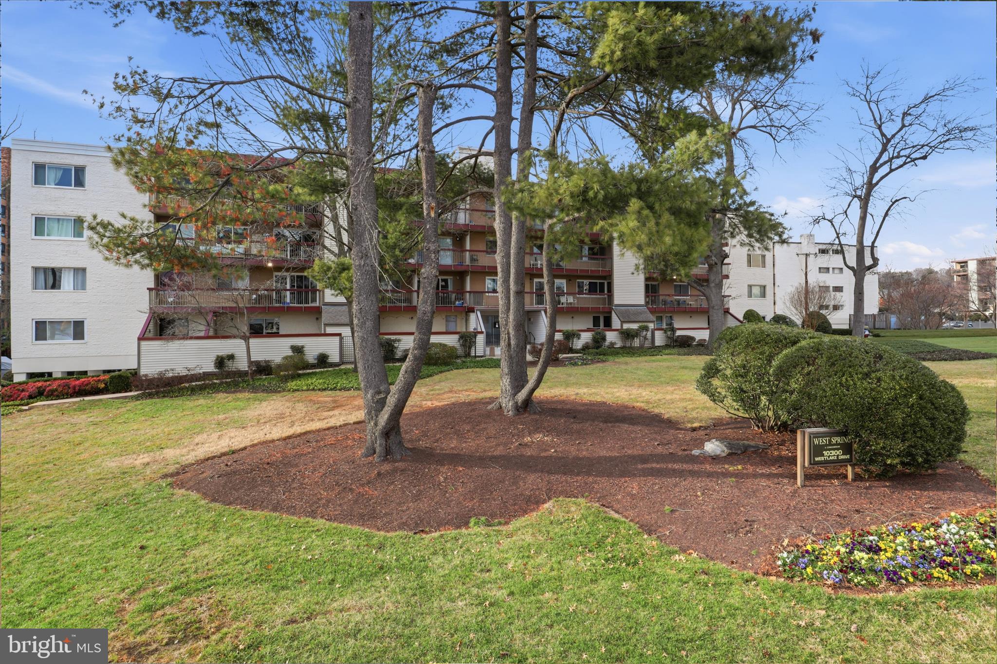 WEST SPRING - Residential
