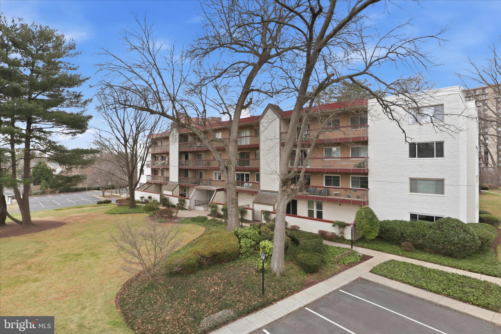 WEST SPRING - Residential