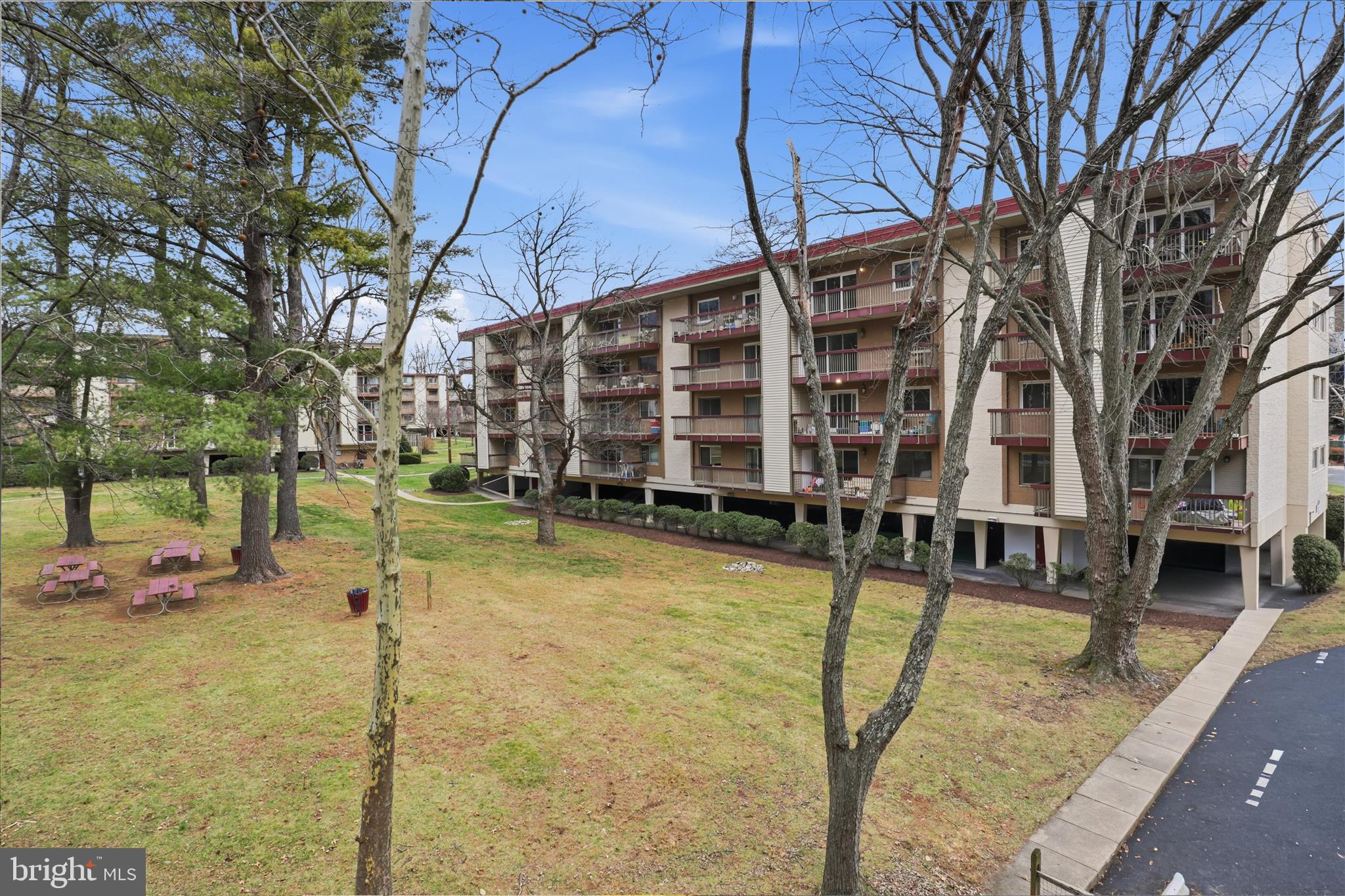 WEST SPRING - Residential