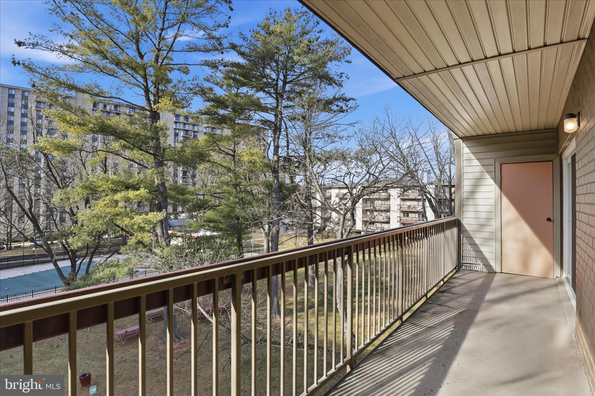 WEST SPRING - Residential