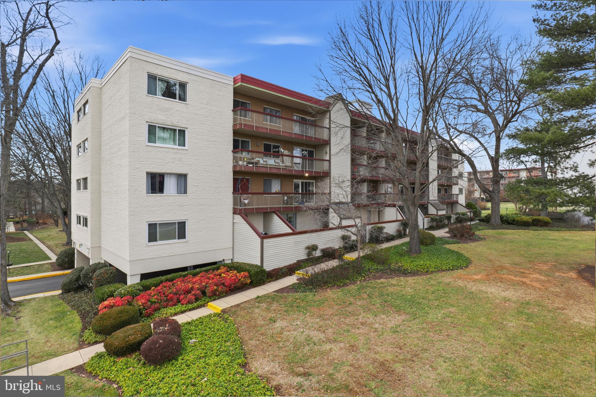 WEST SPRING - Residential