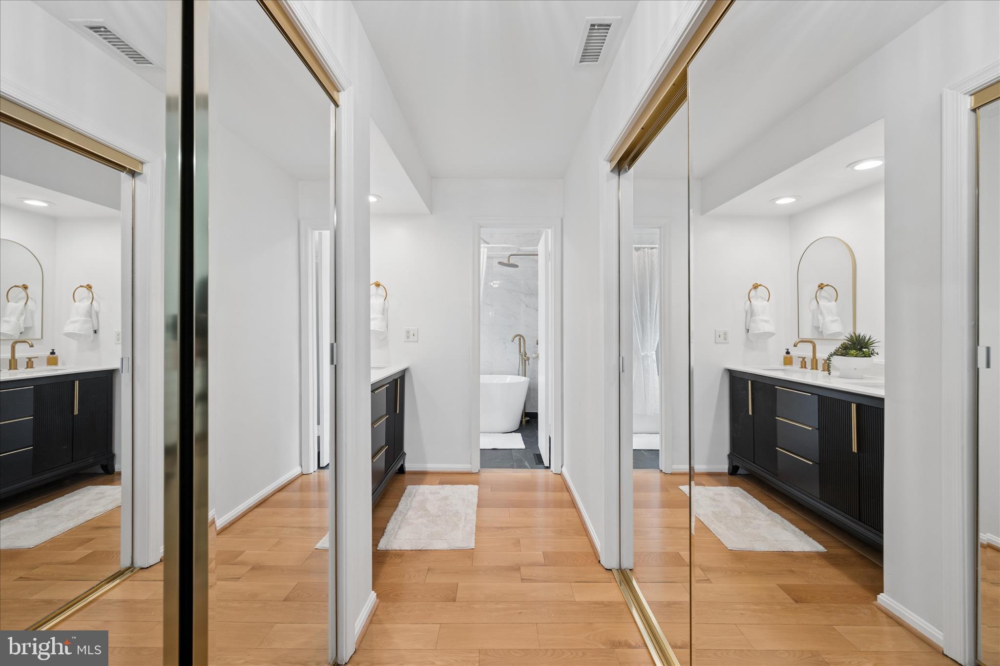 VALLEY STREAM ESTATES - Residential